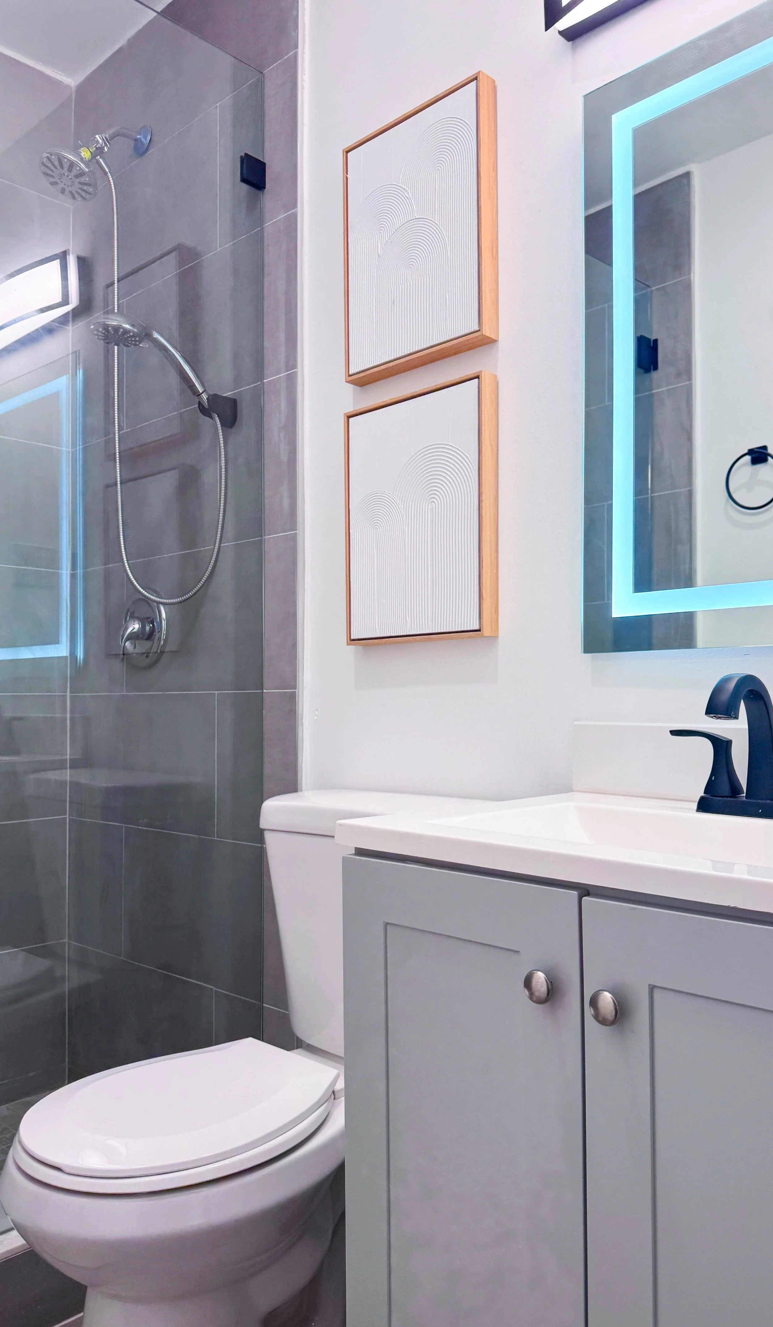 223 - unit 2 edited bathroom.jpg