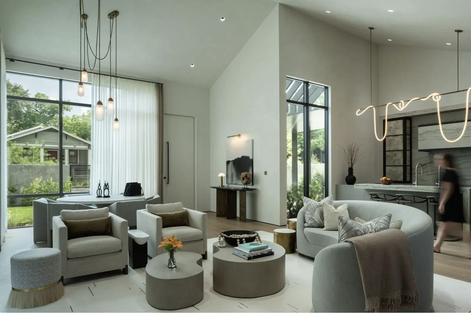 LIVE - Natural daylight is balanced with artificial light