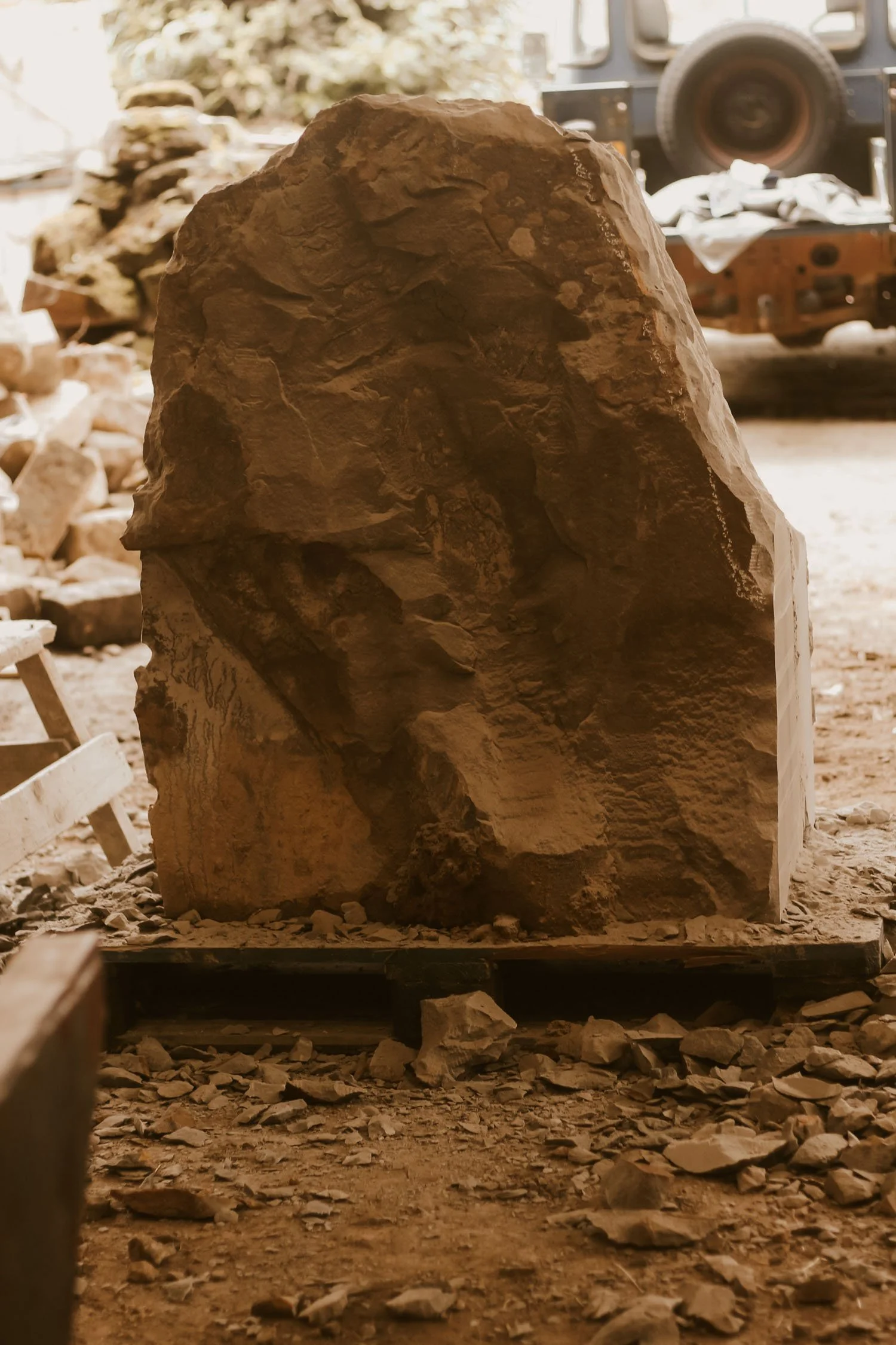 Selecting and preparing the stone for carving the Pikorua sculpture commission