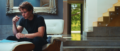 Behind The Artist_GIF 2.gif