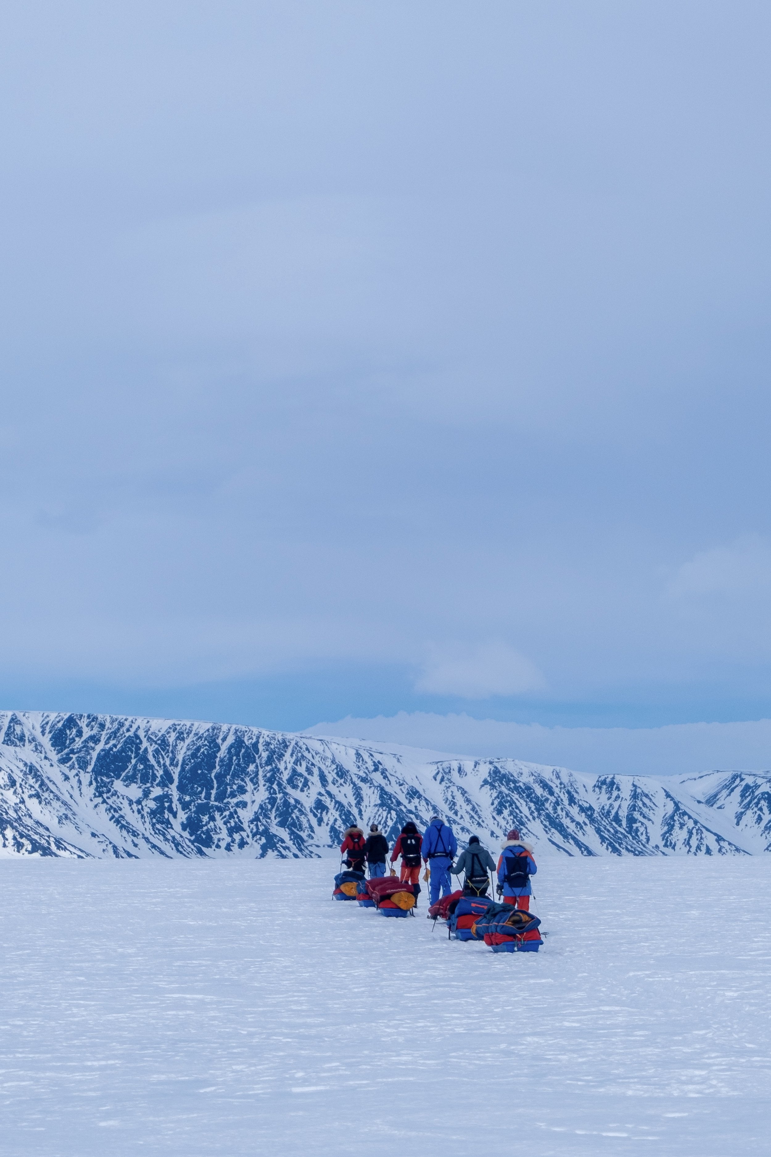 Skiing down Veteranen