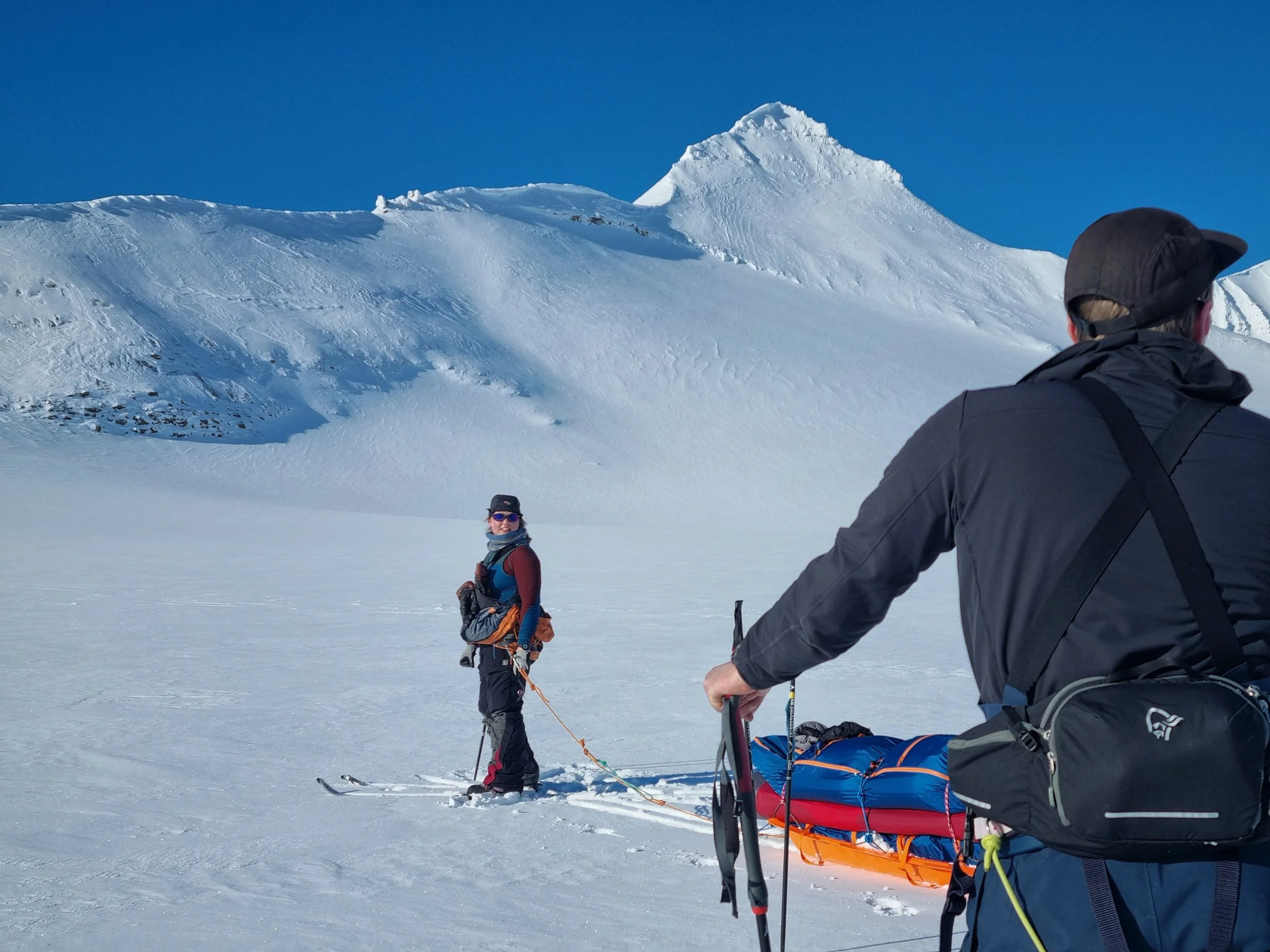 Sun and smiles on Drønbreen