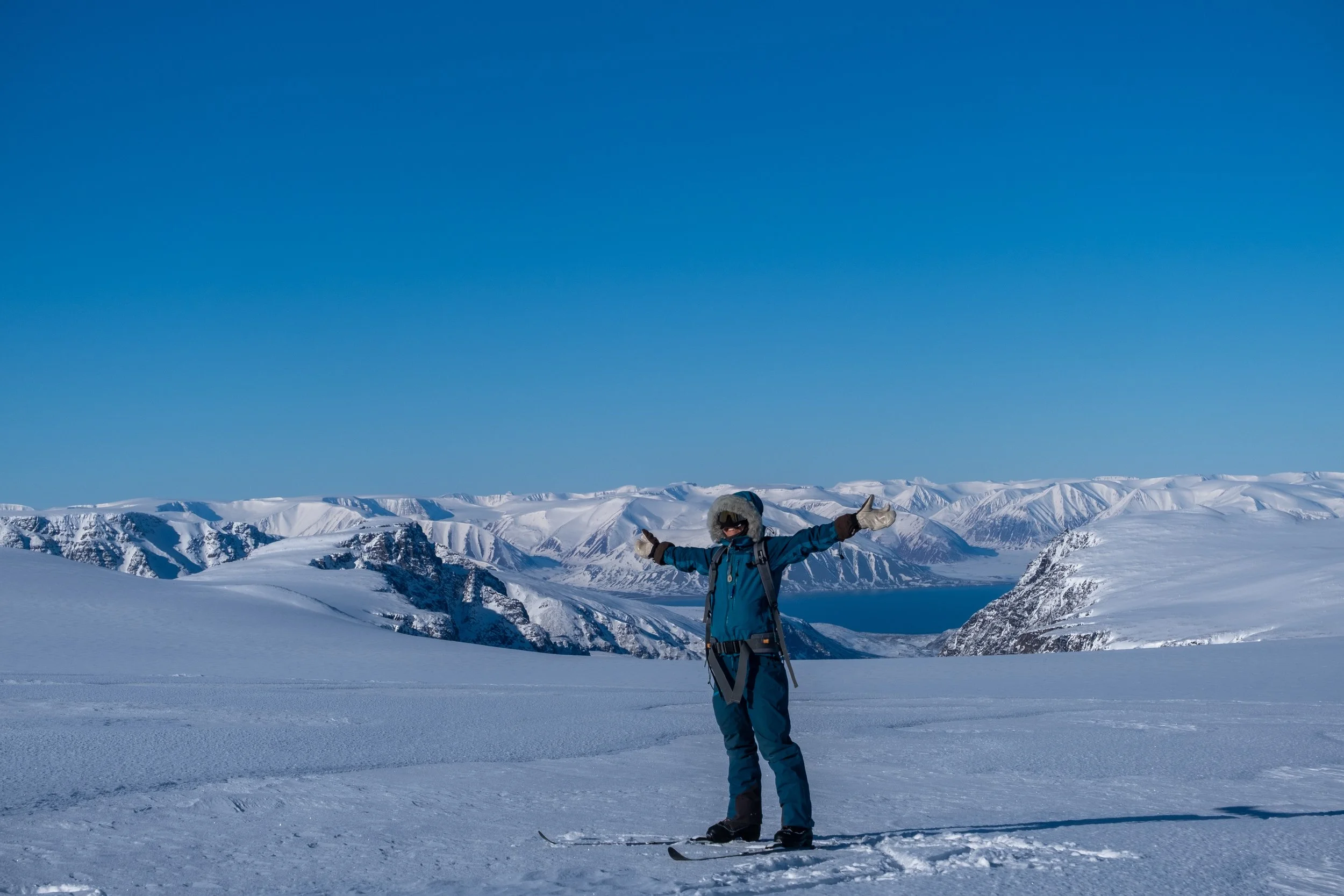 Åsgaardsfonnna i fint vær, Svalbard på langs 