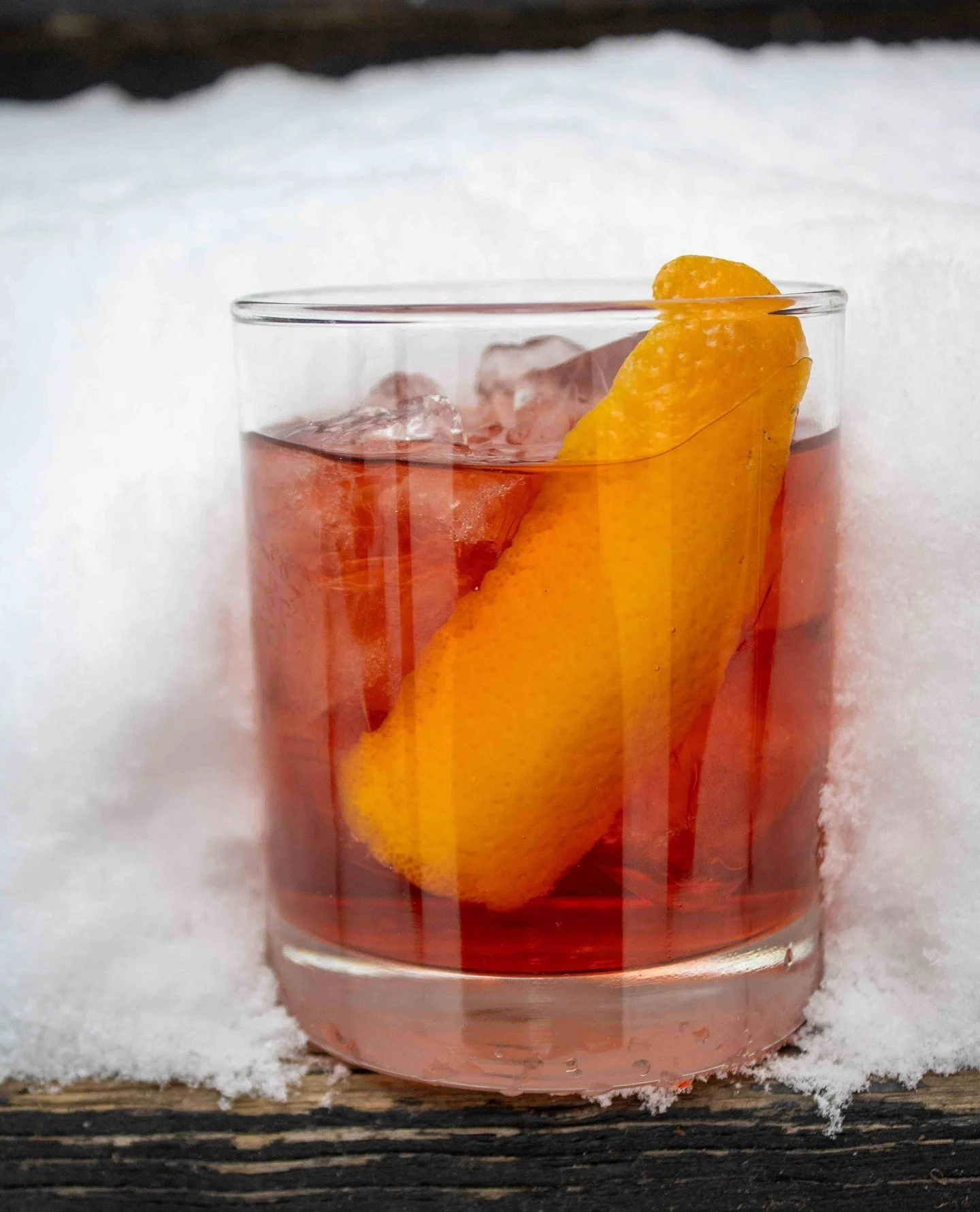 ❣️ We know it's Dry January, but this snow-cold Barr Hill Negroni just looks so good.⁠..⁠
⁠
😎 Whatever you're drinking (or not) this month, our bev menu just got a glow-up and has plenty to offer. Stop in soon to see what else we're serving!