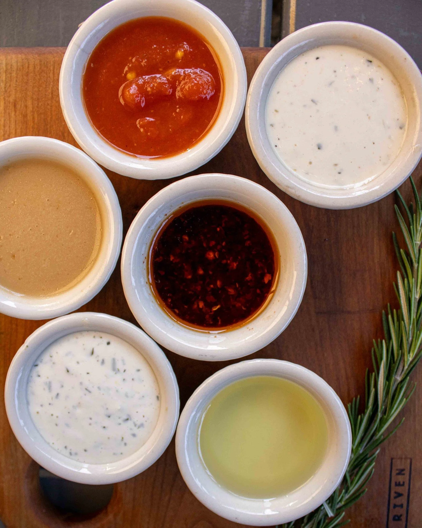 🫙 SAUCE FLIGHTS ARE HERE 🛫 ⁠
⁠
🍕 Can't decide on a dip? Sharing with the group? Now you can order a flight of sauces sure to satisfy the whole table.⁠ ⁠