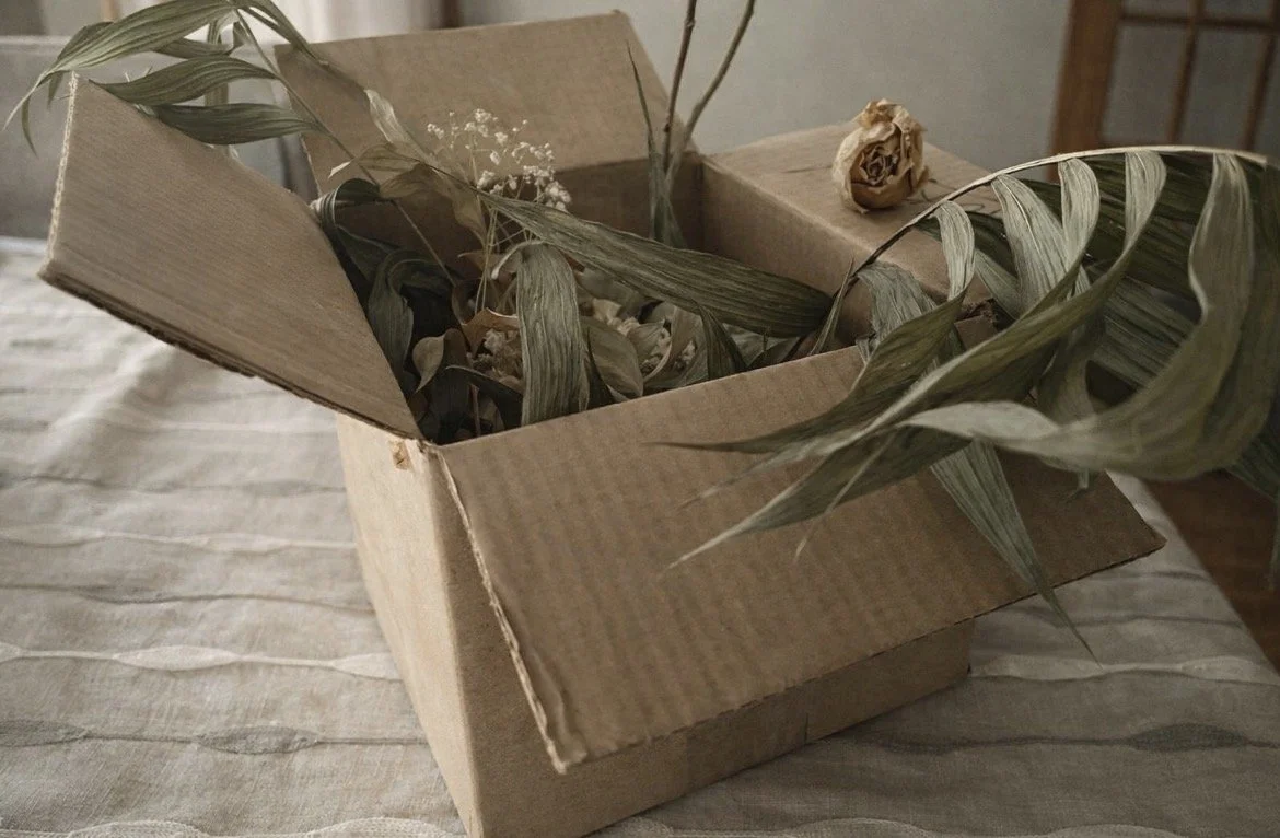 How to Ship Your Wedding Bouquet for Preservation