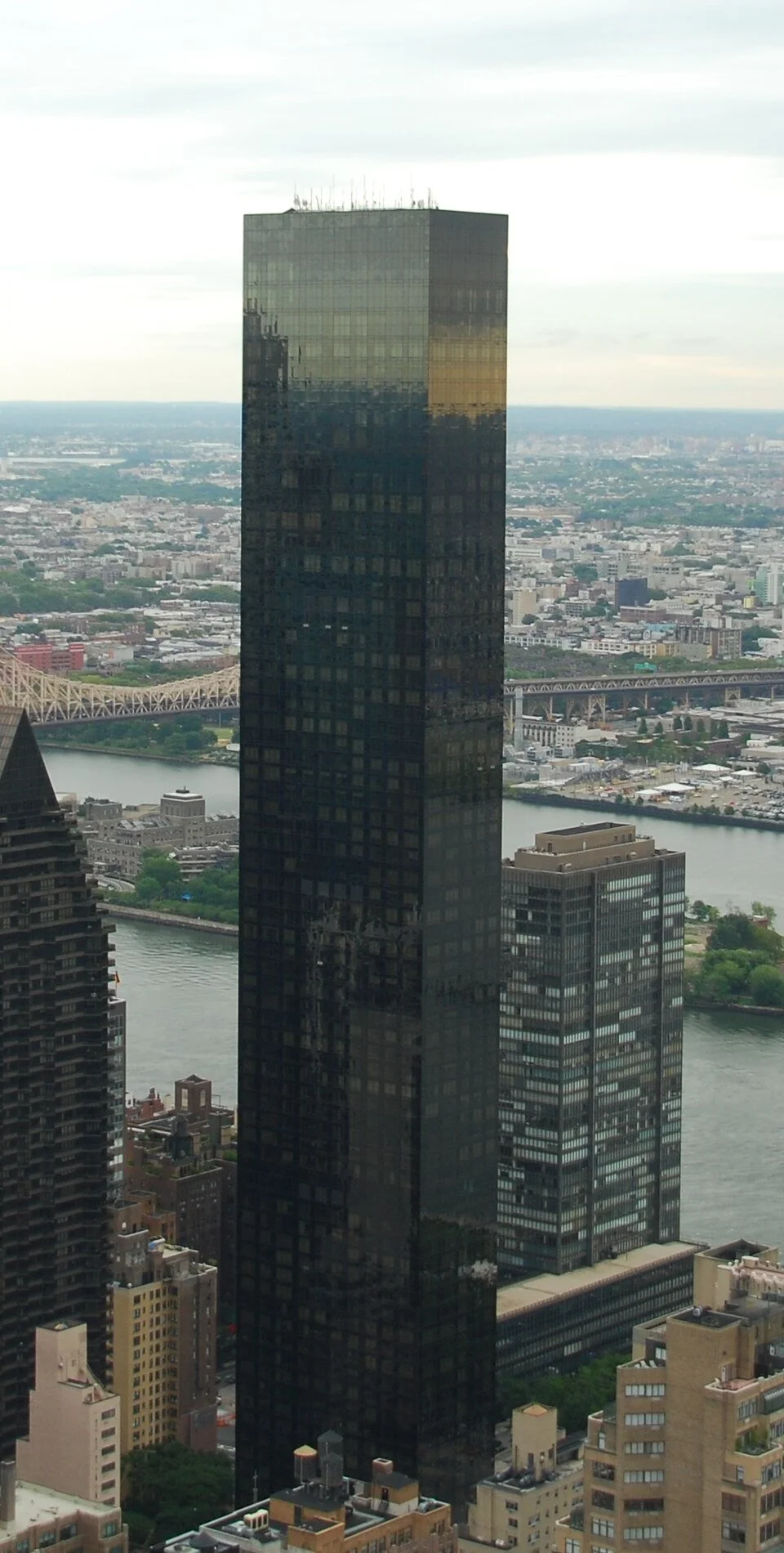 Trump_World_Tower.jpg