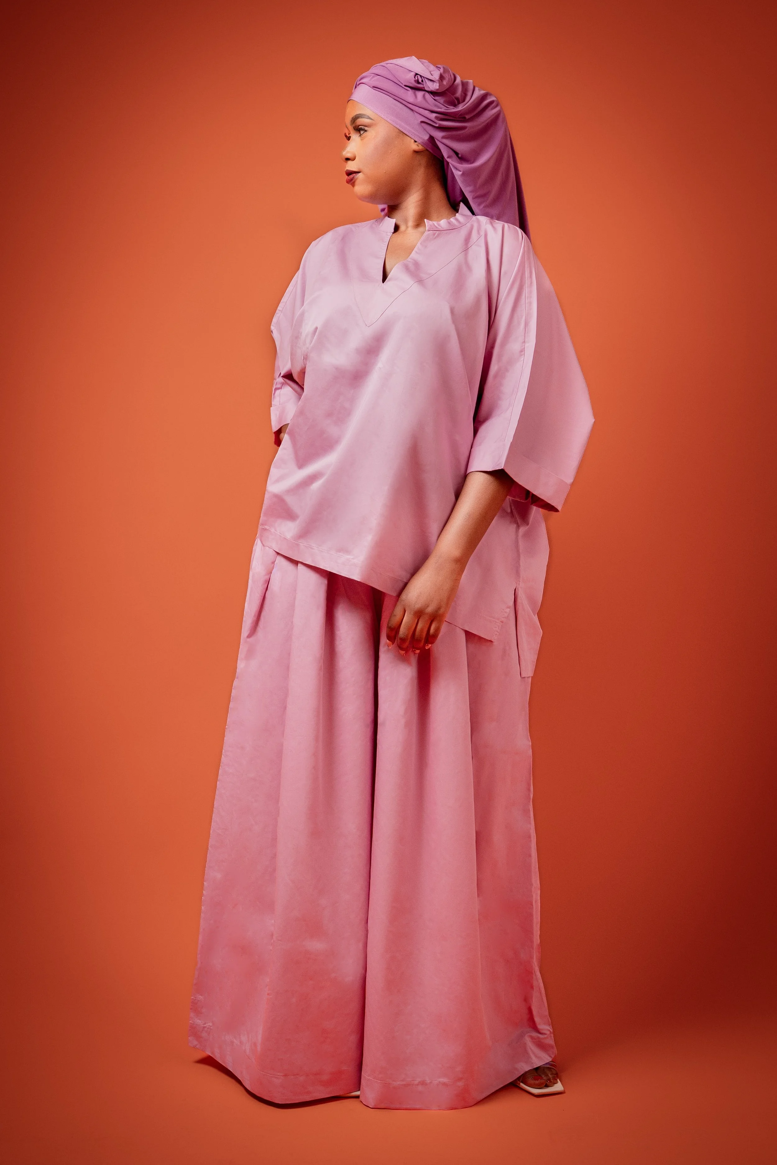 Ensemble pantalon - hijab rose poudré  1.jpg