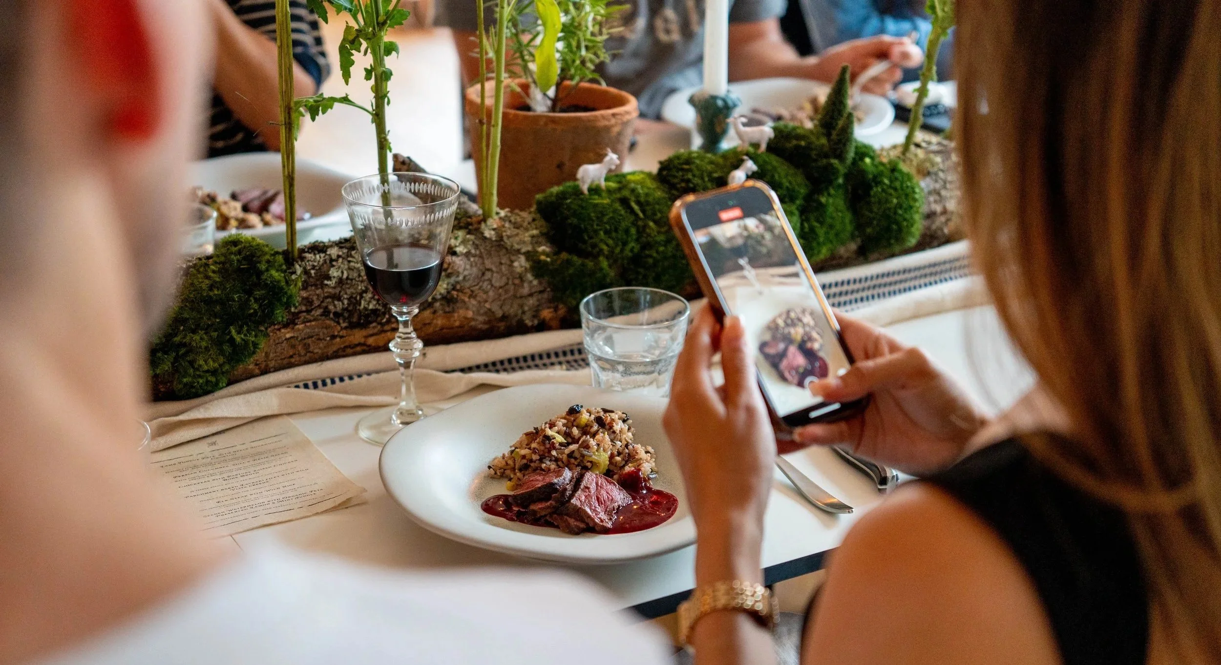 Health coach, Nutritional Therapy Practitioner Maggie Ng hosting a nutritional supper club event in Tribeca, NYC