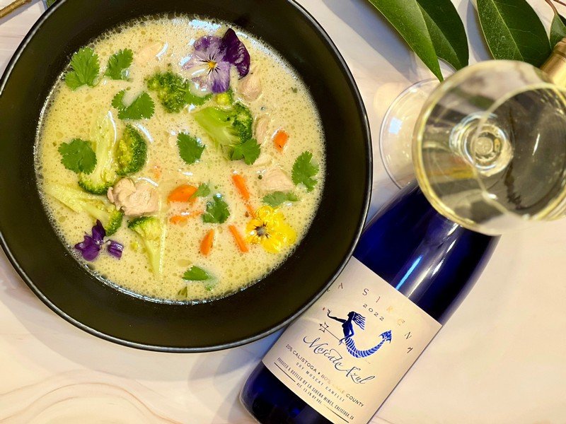 Recipe Pairing: Moscato Azul with Thai Green Curry Soup