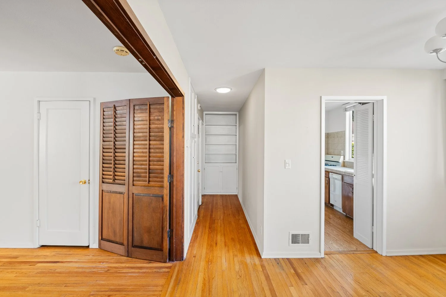 1621 Manning Ave.11.jpg