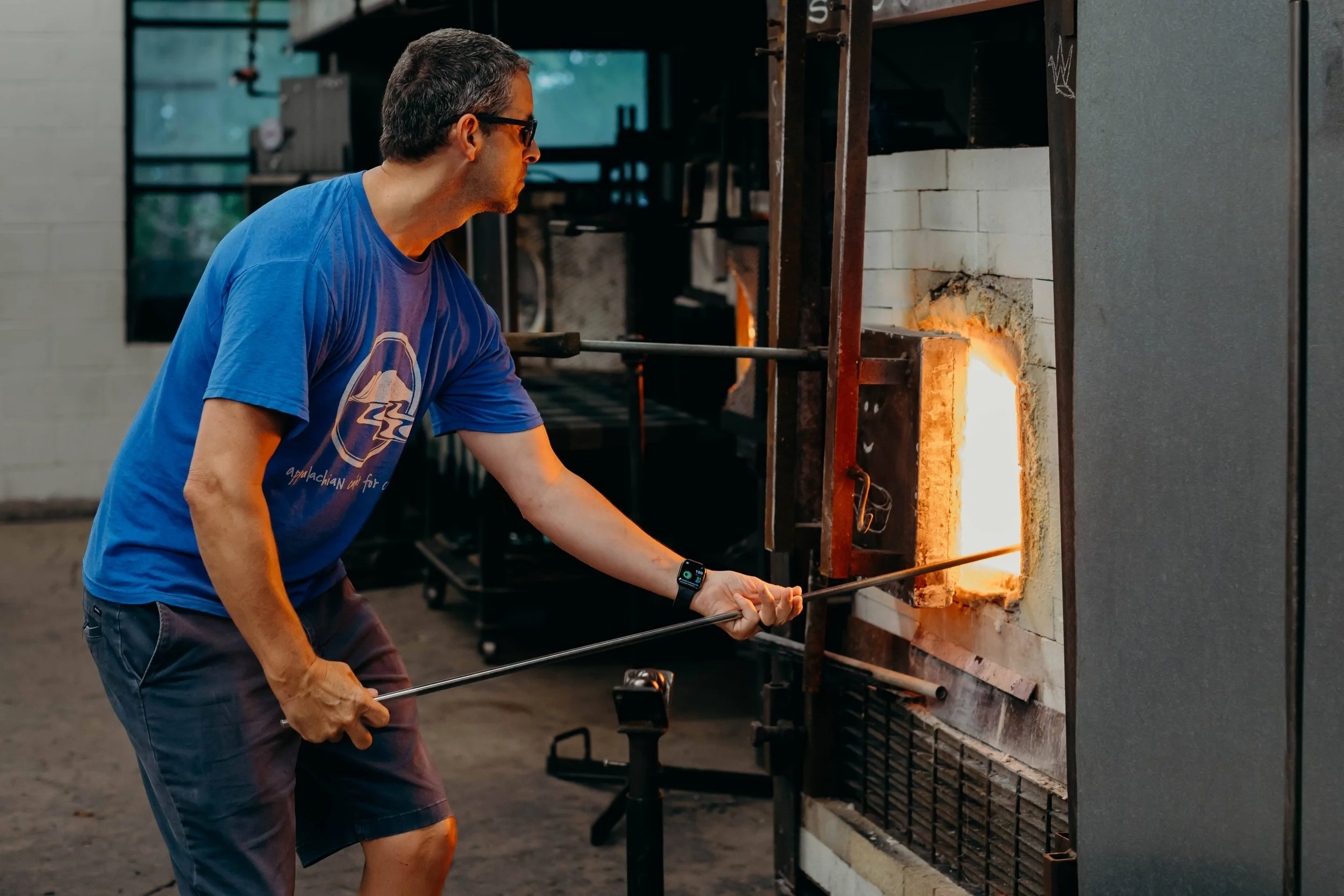 Damon-MacNaught-glassblowing-process-2-OTBP.jpg