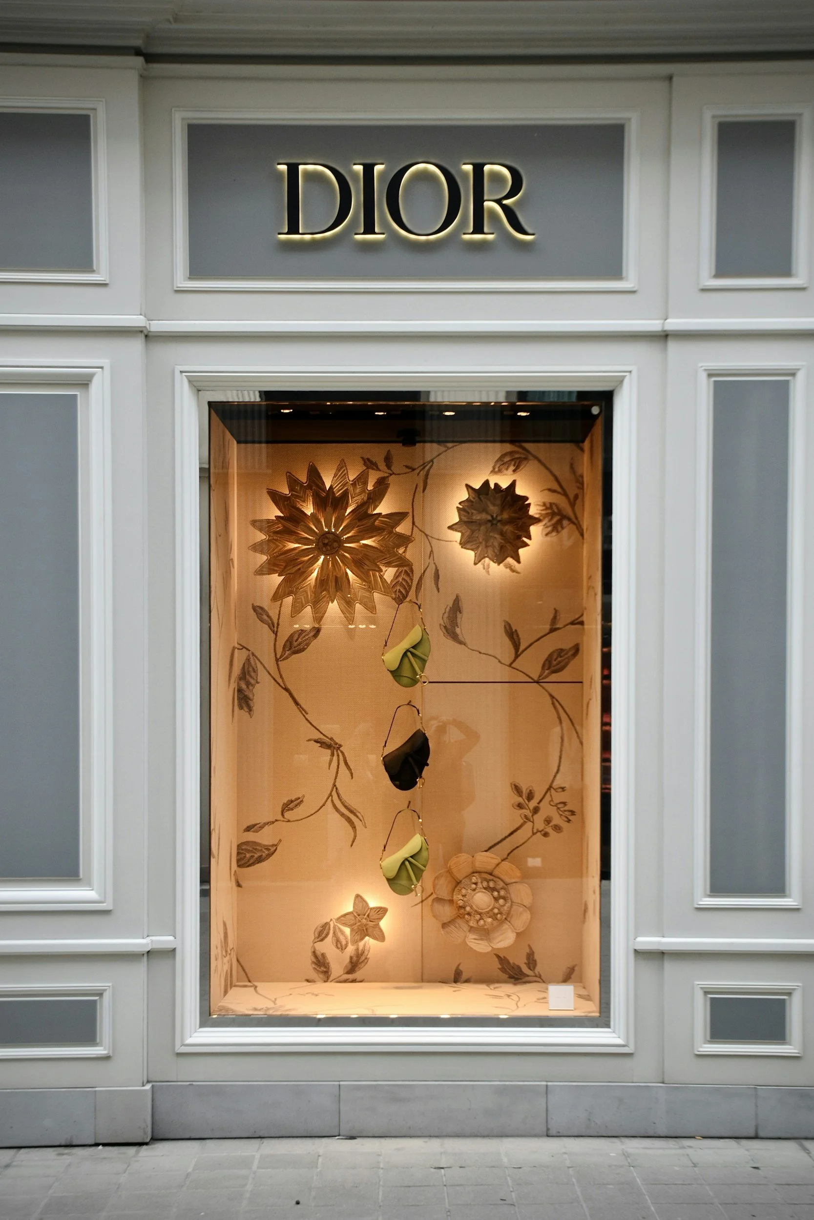 Roses, Dior &amp; What Is On My Altar This Season