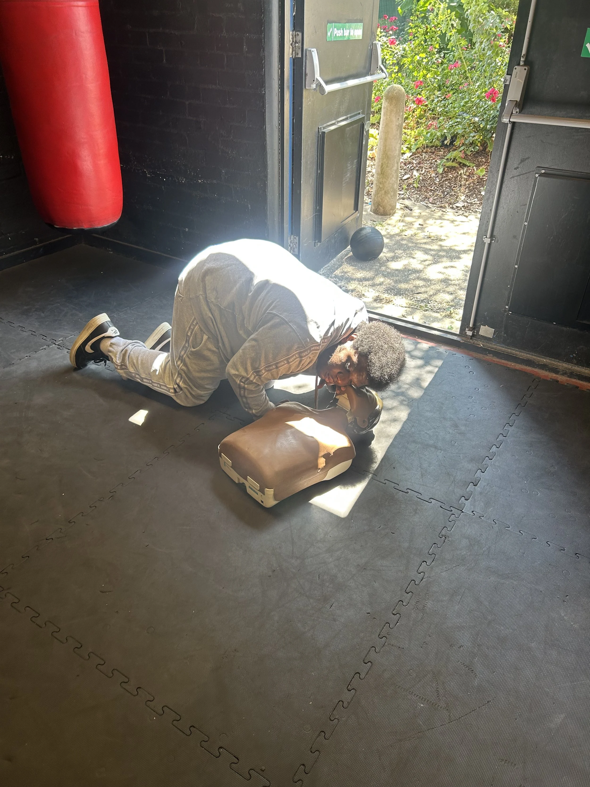 Basic Life Support Training (With sport injuries)