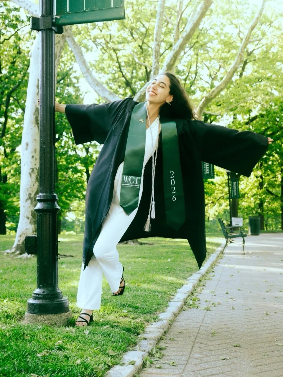 I now have a degree in singing, dancing, acting and a little bit of music
-
-
-
Thank you @abbybernesky for the lovely photos :)