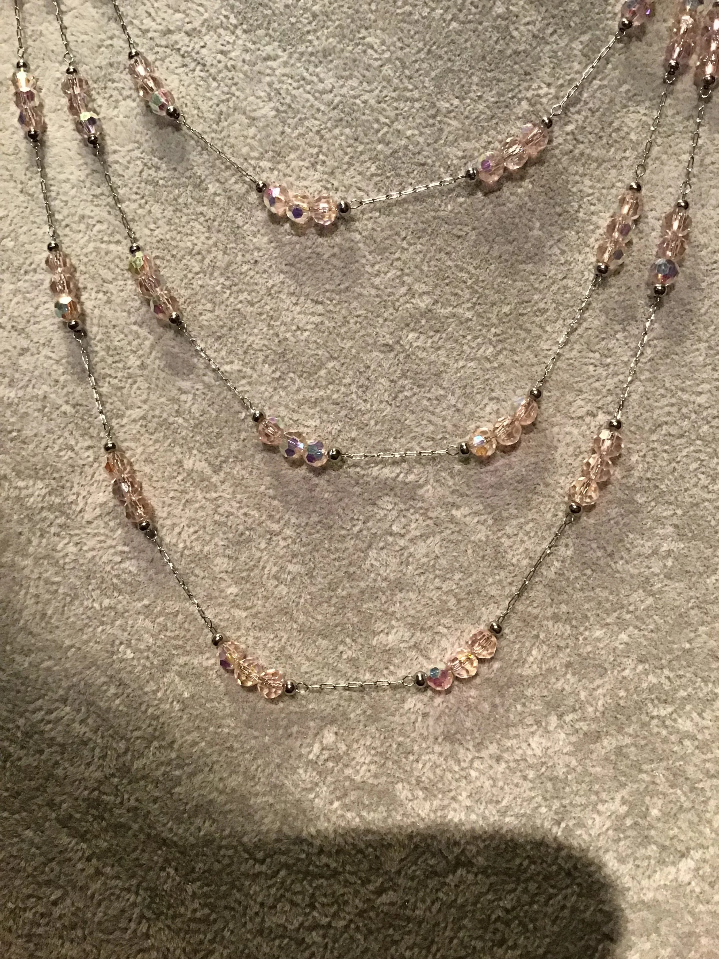 Sparkly Unique chain necklace.