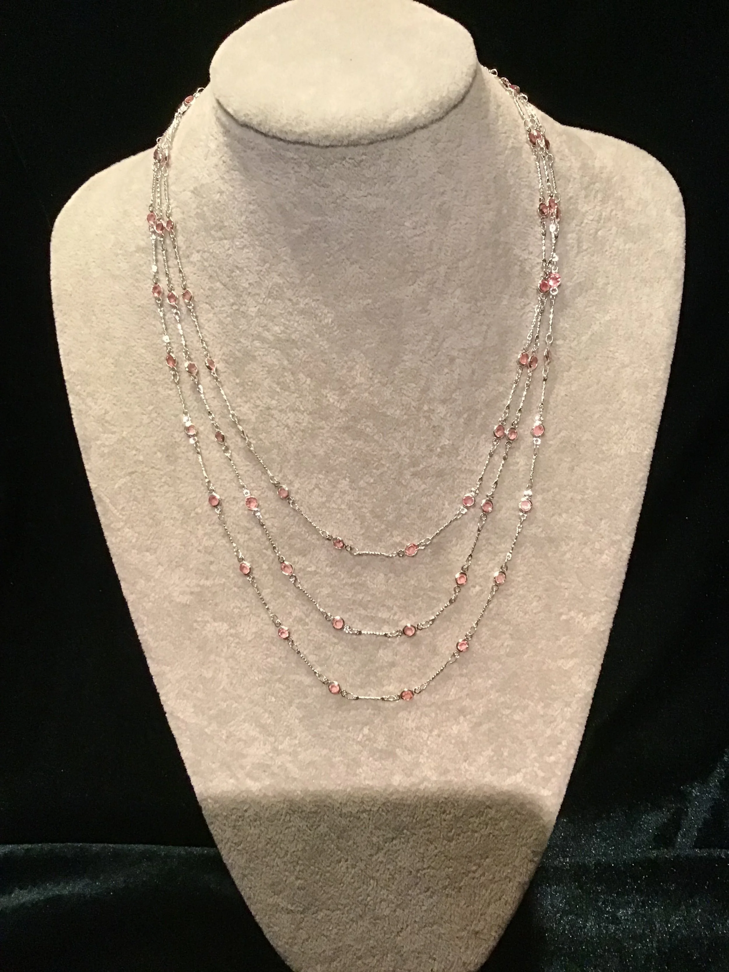 Sparkly Unique chain necklace.