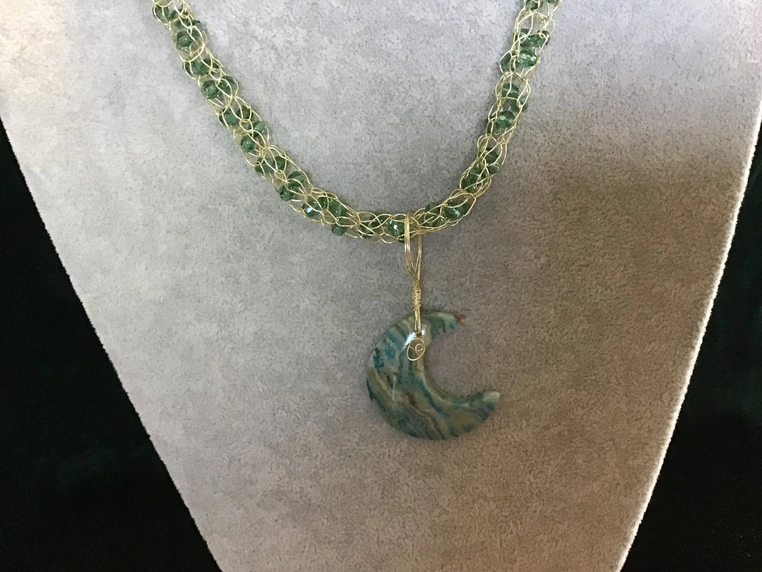 handmade necklace chain with gemstone pendant