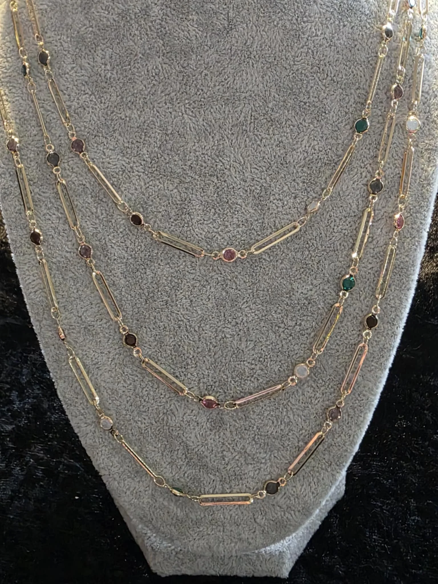 Sparkly Unique chain necklace.