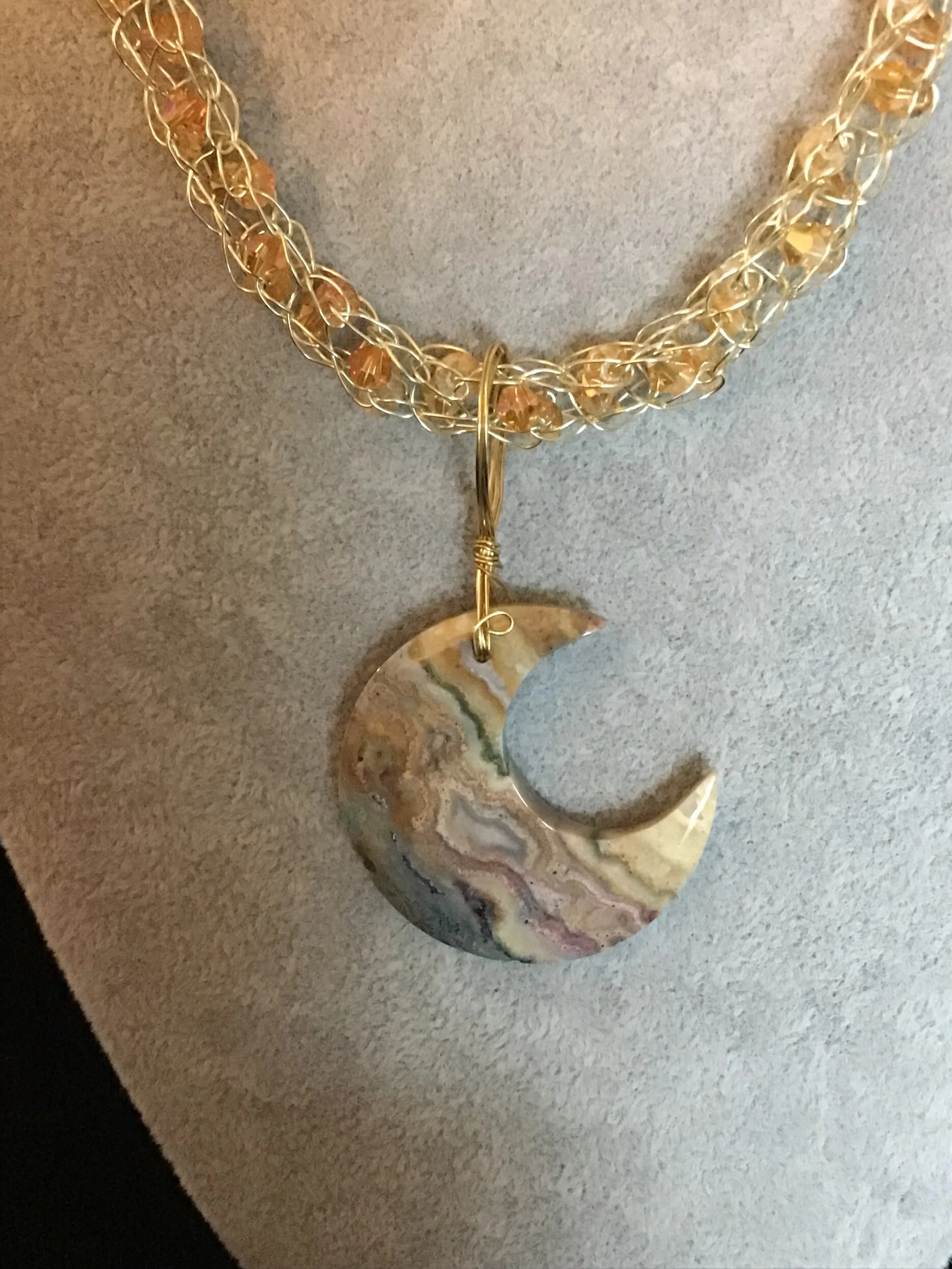 Handmade necklace chain with Lace Agate gemstone pendant