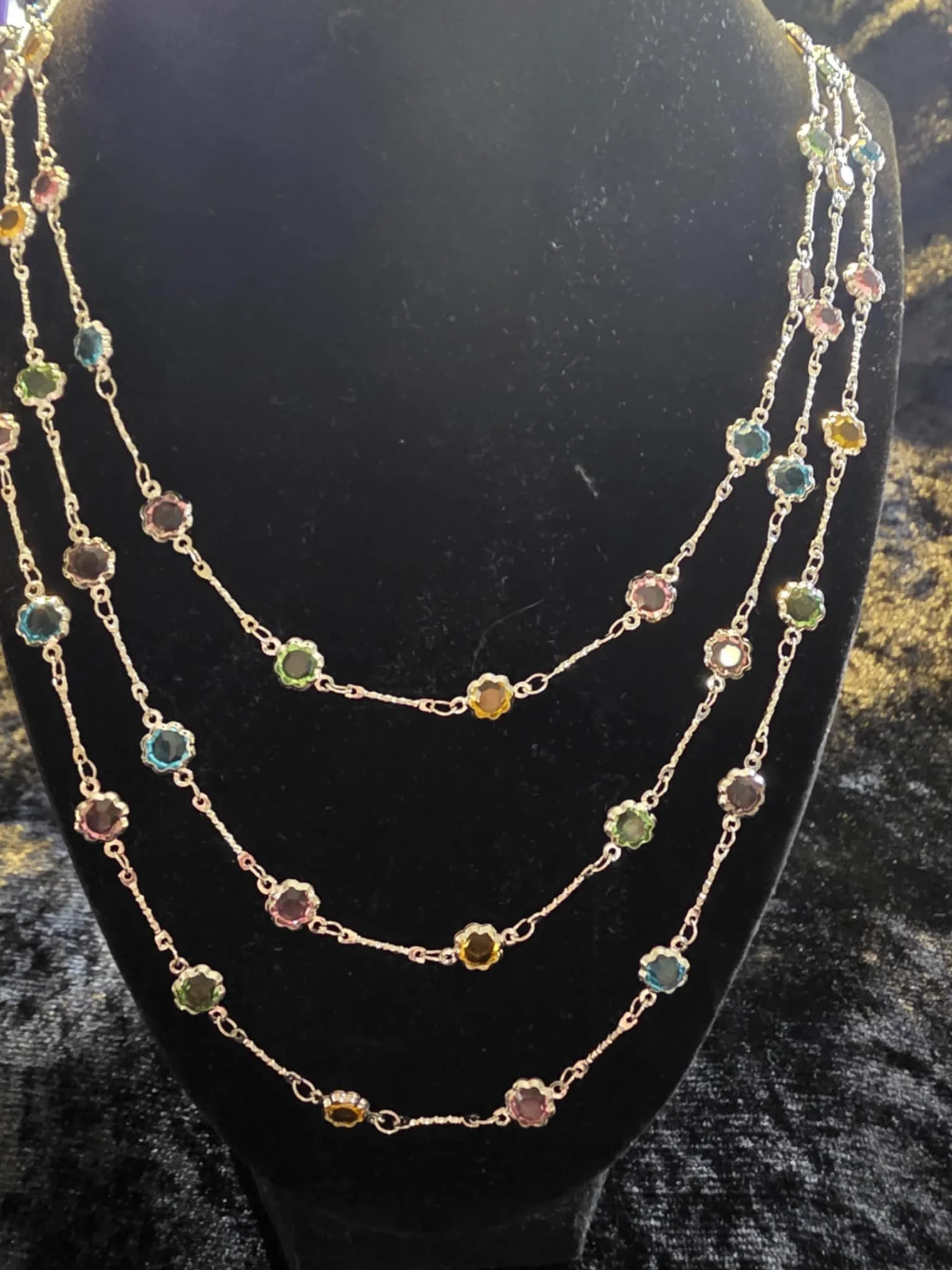 Sparkly Unique chain necklace.