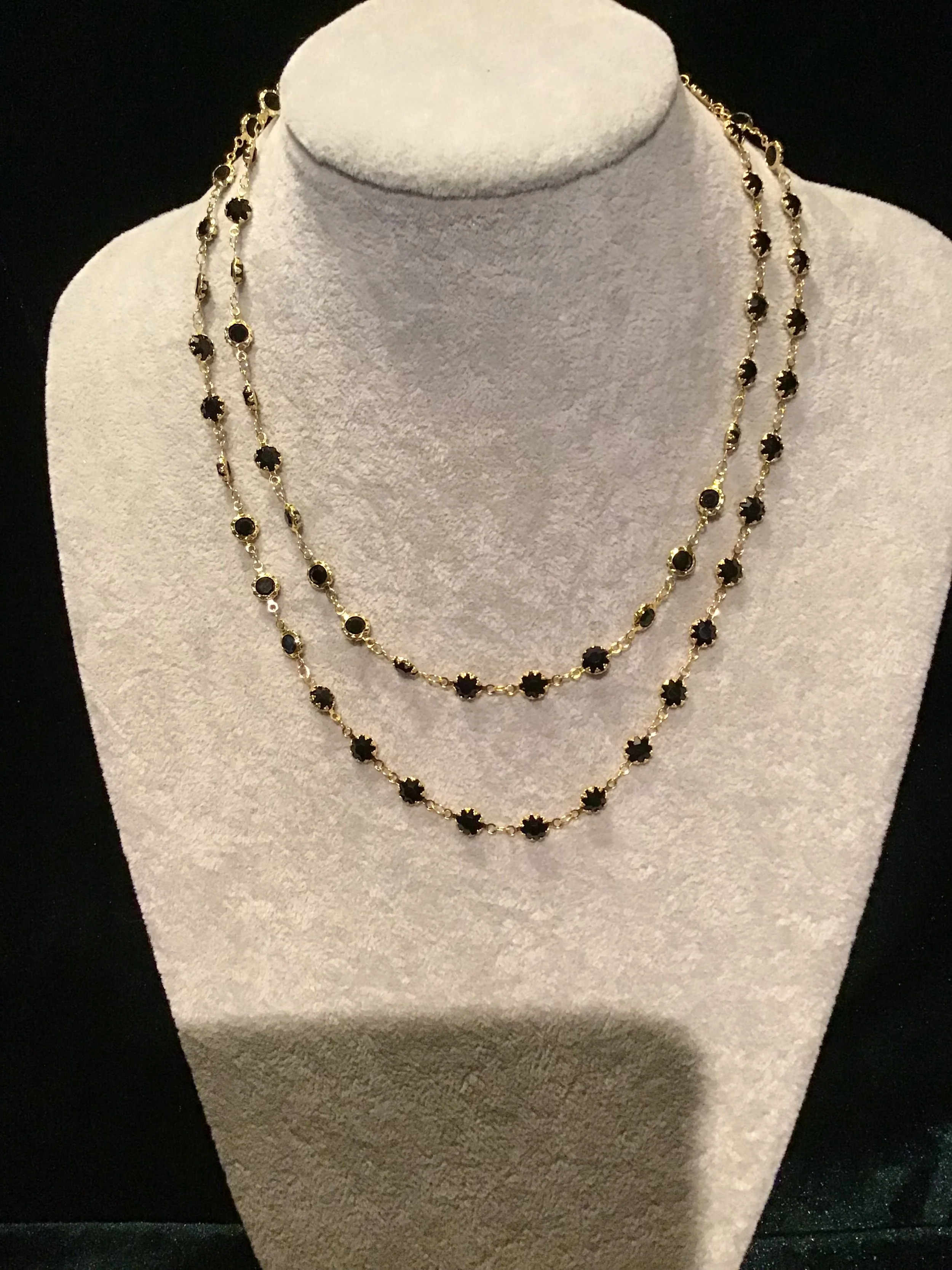 Sparkly Unique chain necklace.