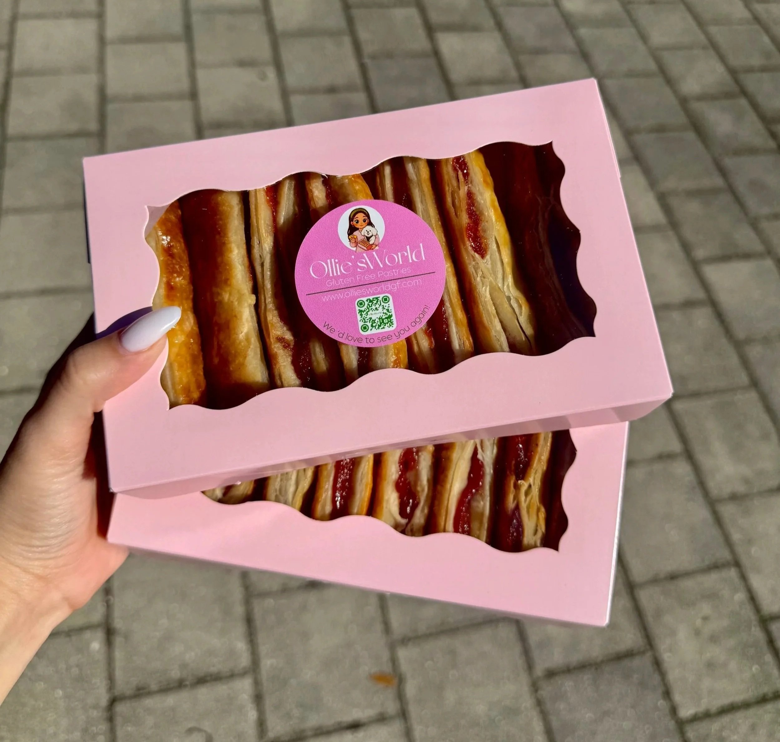 Box of 10 Gluten Free pastelitos de guava