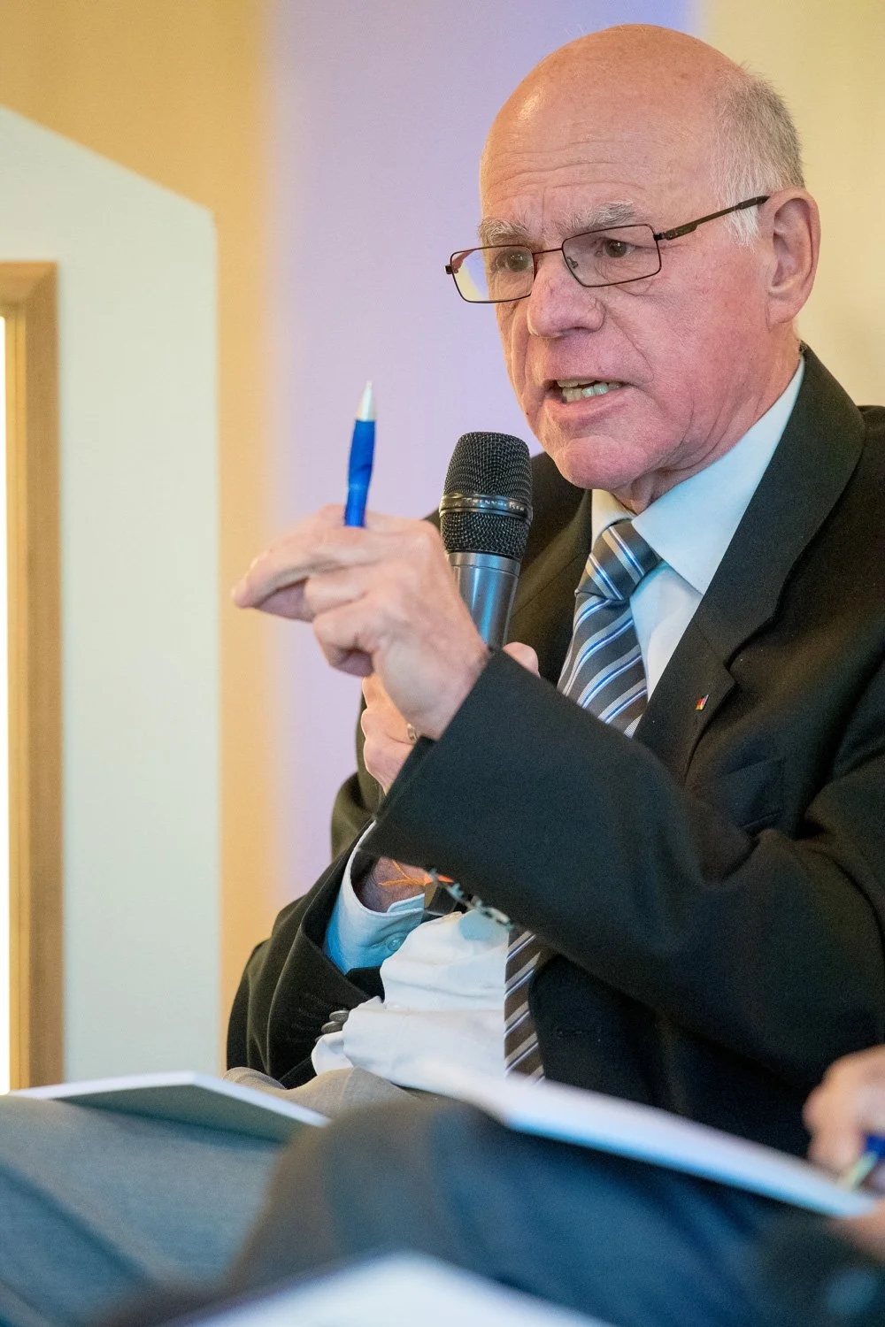 Norbert Lammert bei einem Redebeitrag während einer Veranstaltung – Eventfotografie für Tagungen und Konferenzen.