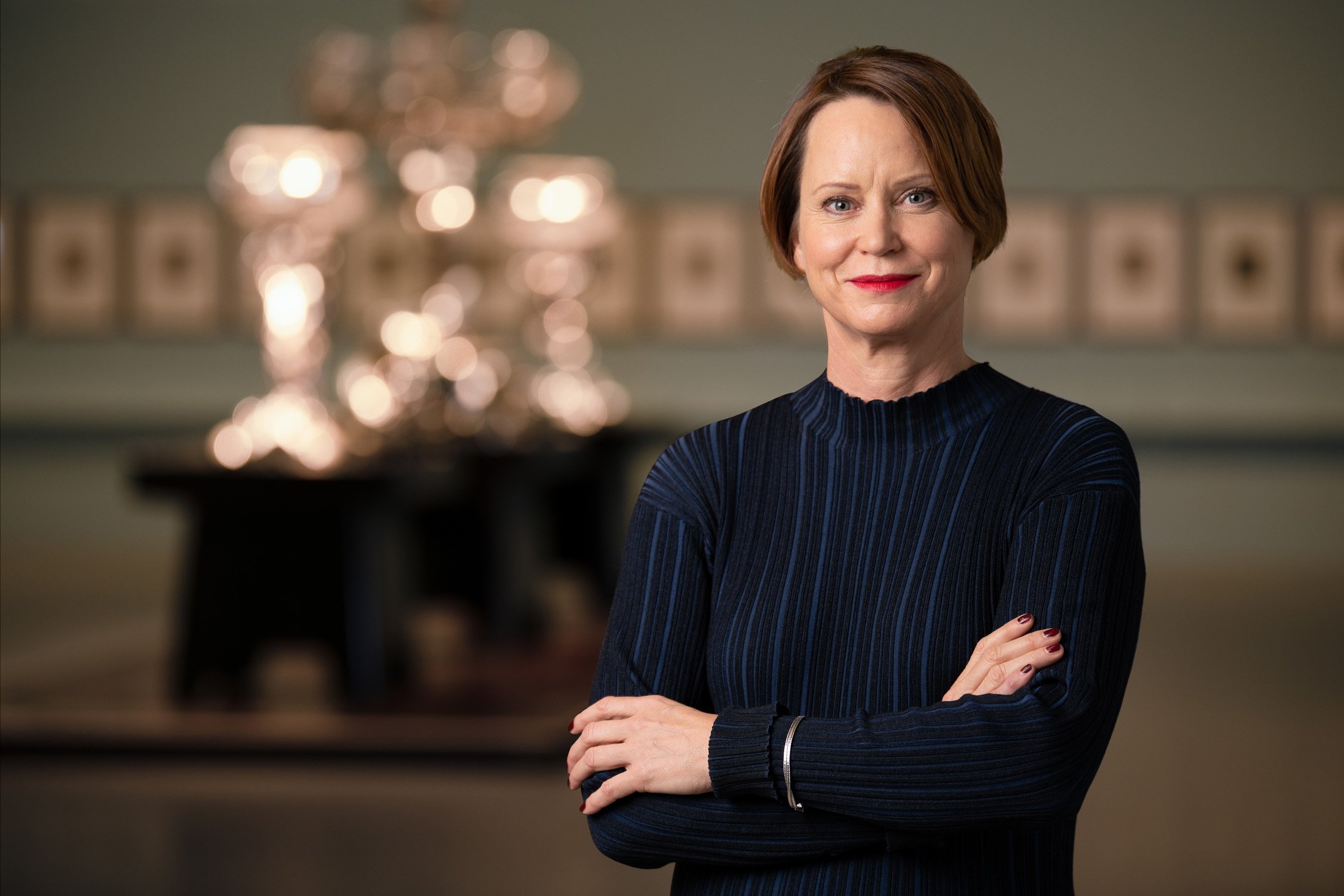 Businessportrait einer Führungskraft aus dem Kulturbereich – elegante Unternehmensfotografie in Bonn.