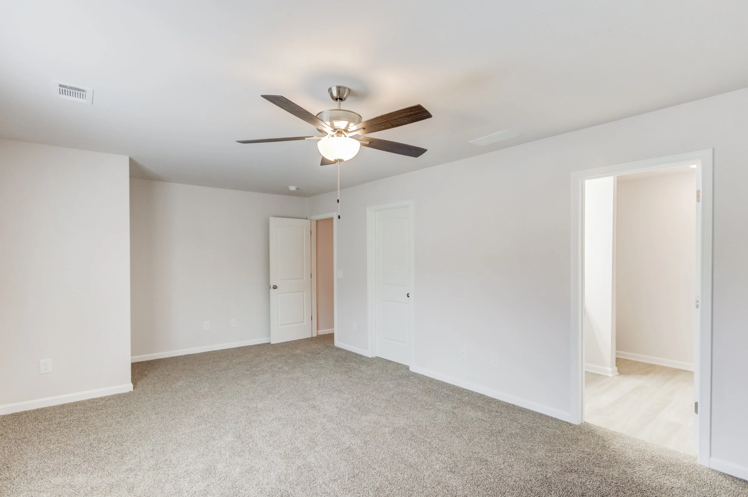 Magnolia Station Dr - Middle Unit-017 Isabelle Ryles.jpg