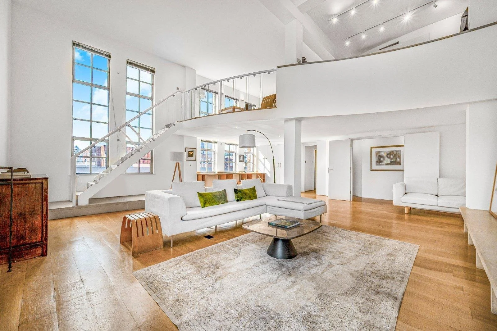 Carpet &amp; Flooring Services in Haggerston