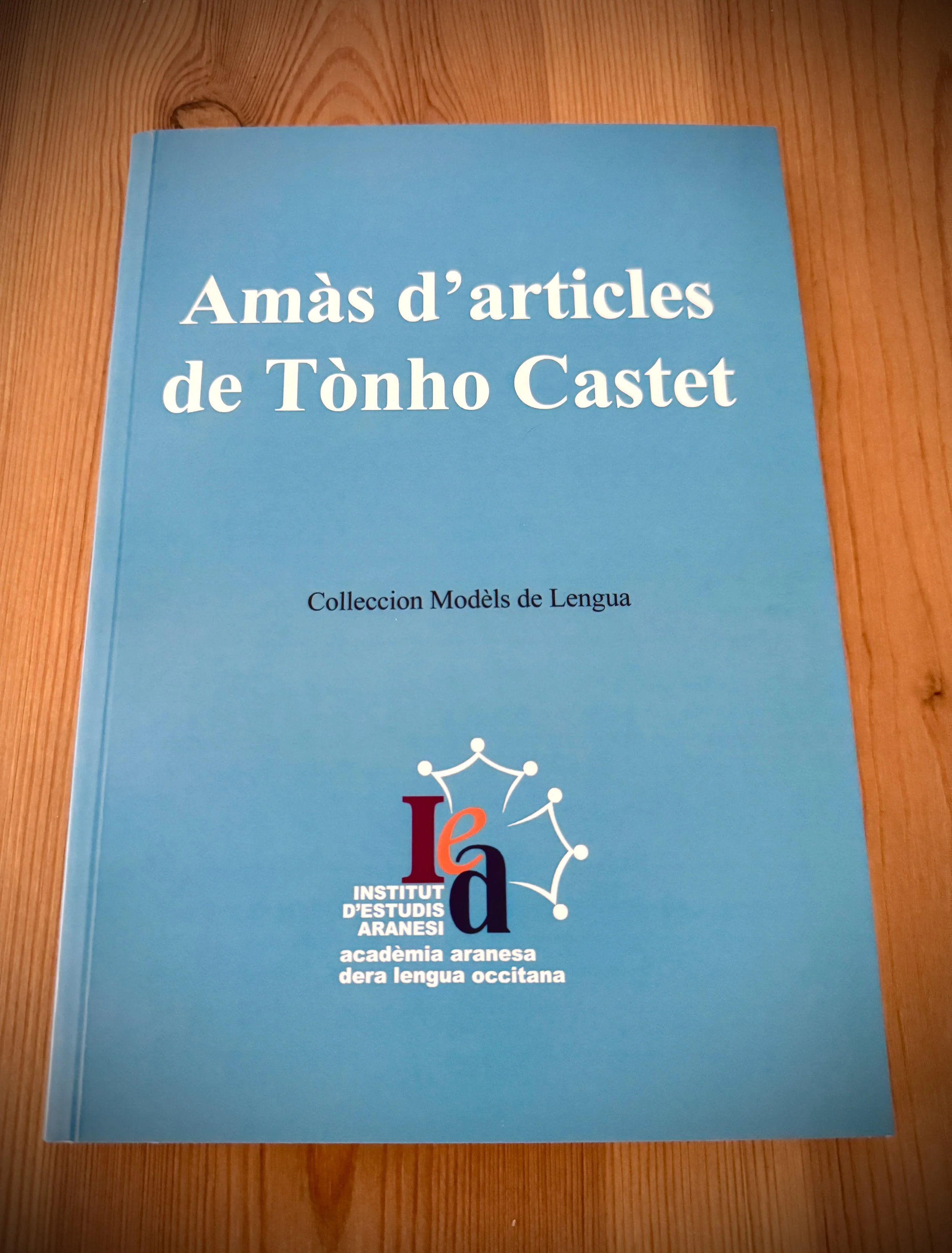 Libre "Amàs d'articles de Tònho Castet"