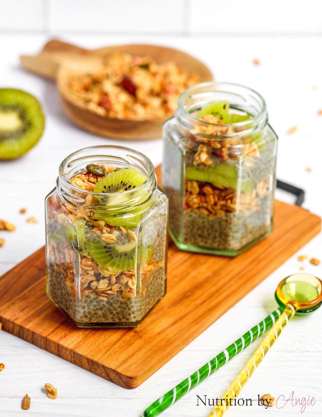 Kiwi Granola Chia Pudding
