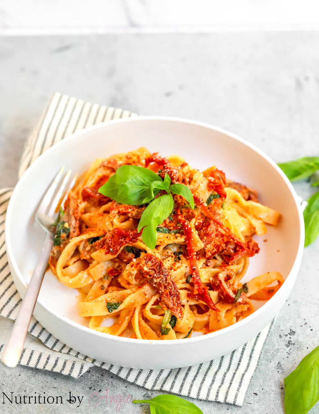 Spinach and Sun-Dried Tomato Pasta