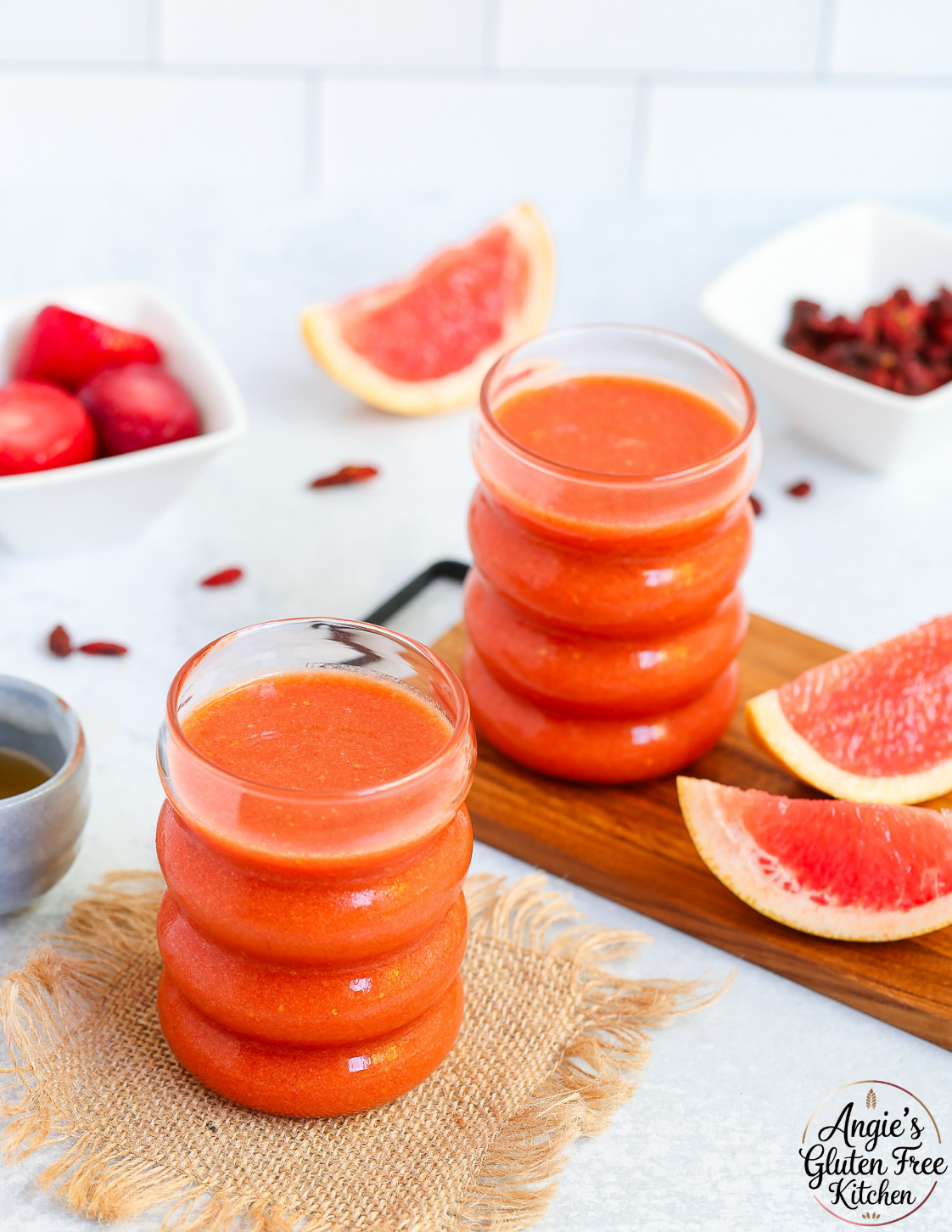 Grapefruit and Goji Power Smoothie