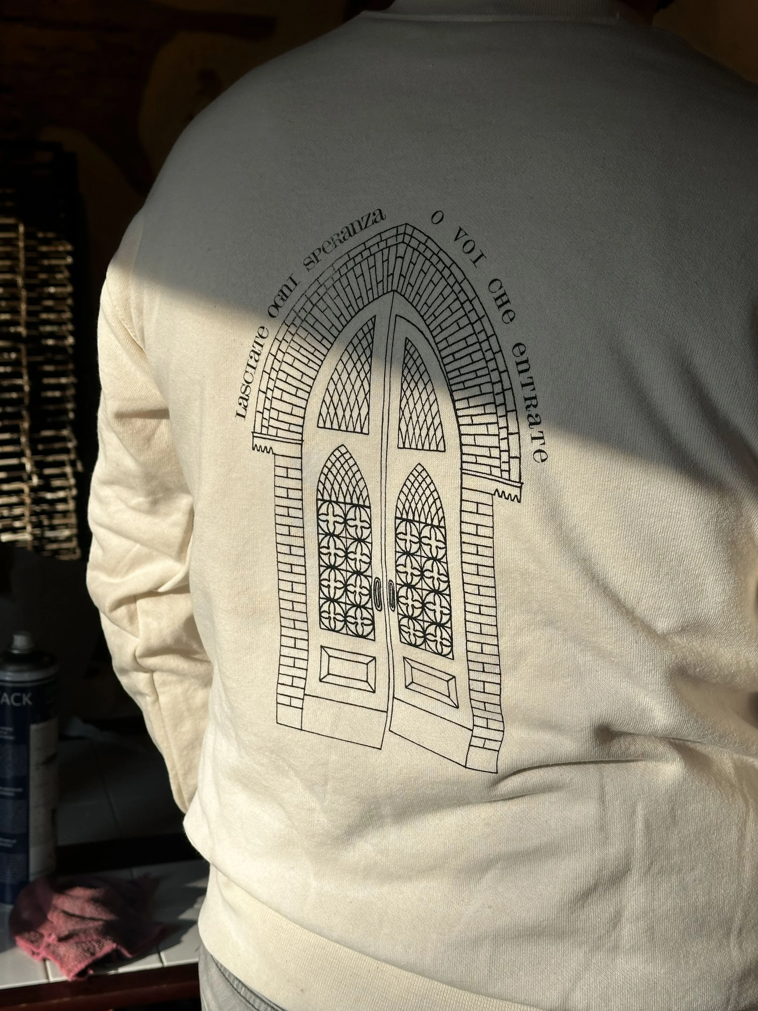 Felpa girocollo stampata.