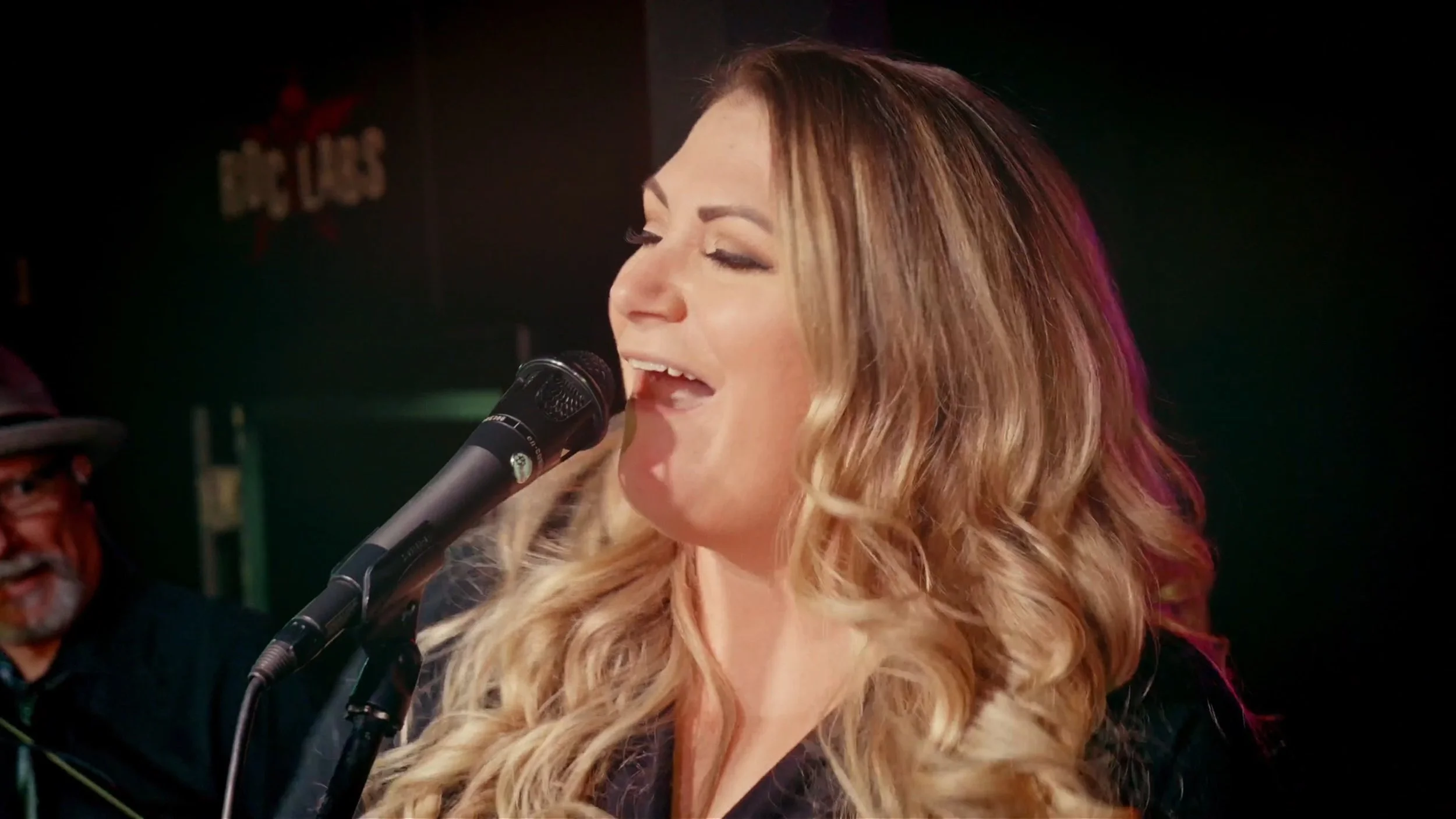 Evyn Barry-lead vocals