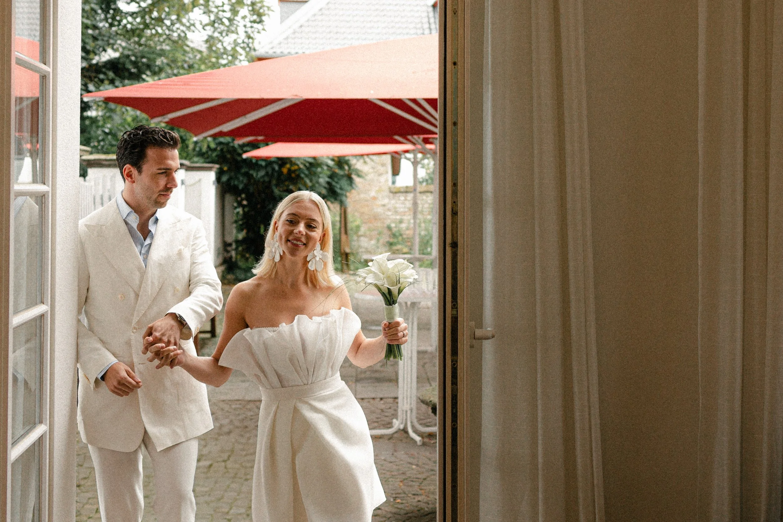 Laura & Philipp Standesamt by AM-132.jpg