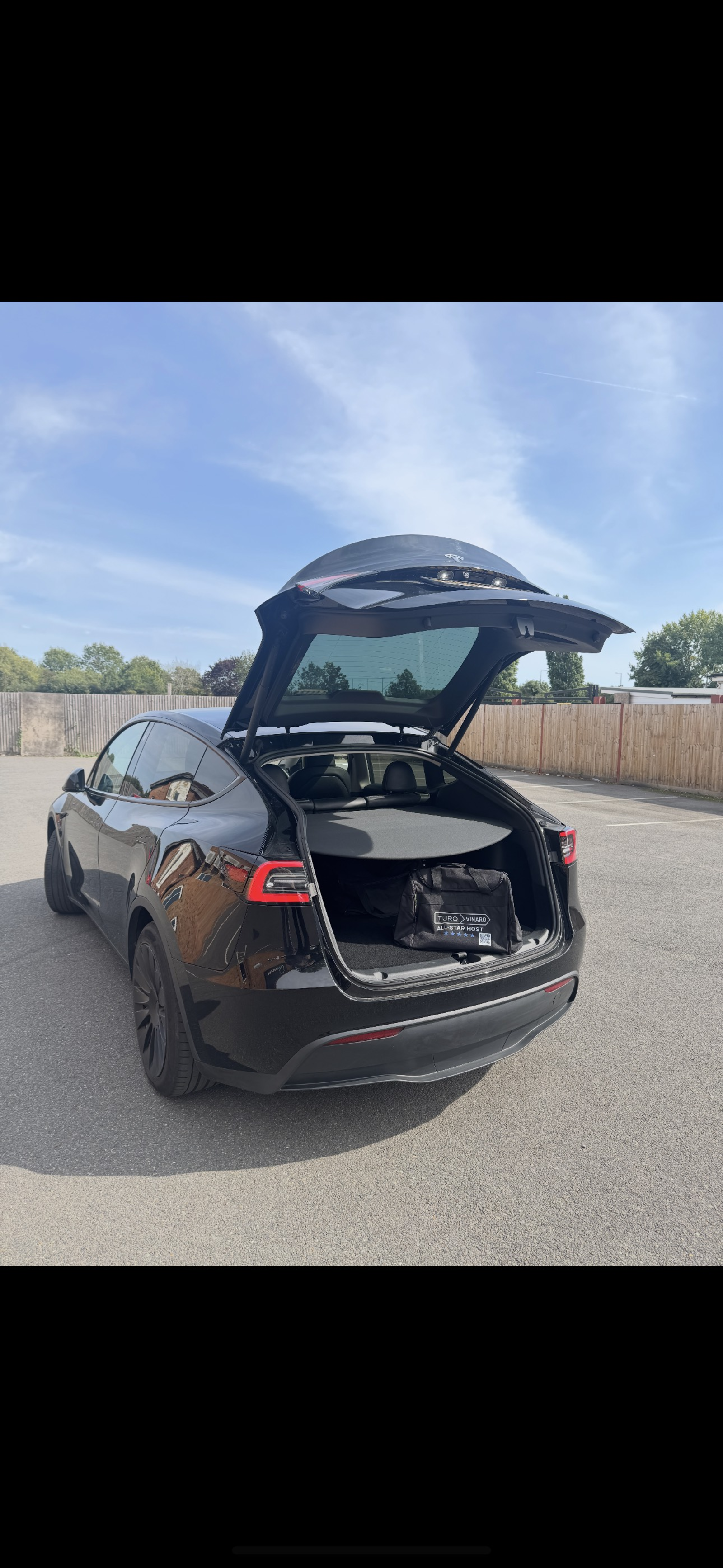 Best Car Hire Fulham Broadway – Local Pickup vs Traditional Rental