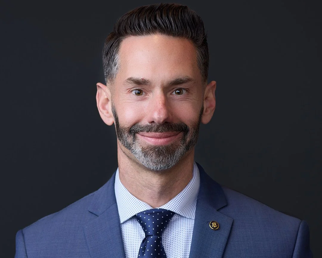 How to look more confident in your headshot (even if you hate being photographed)