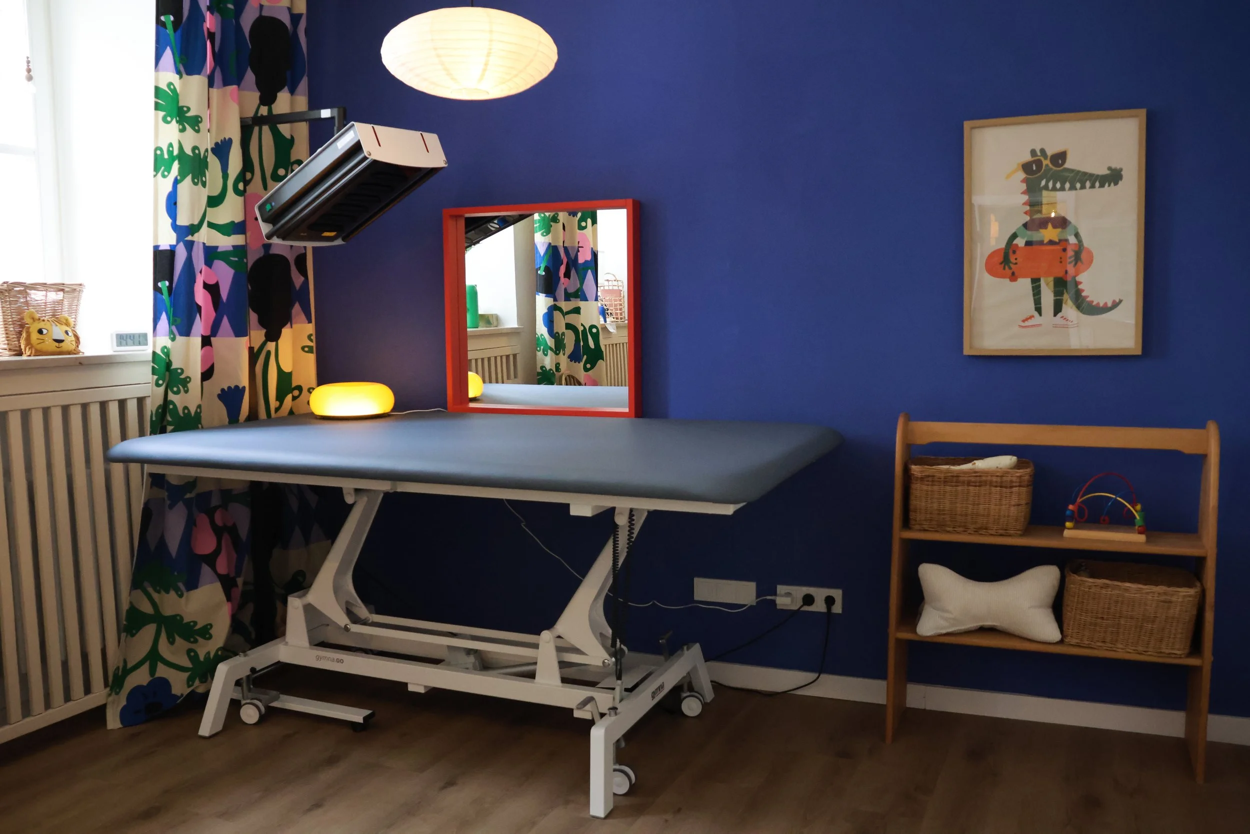 Einblick in den Behandlungsraum der Praxis für Kinderphysiotherapie Fritzi in Neuötting - Foto: Leandra Busch