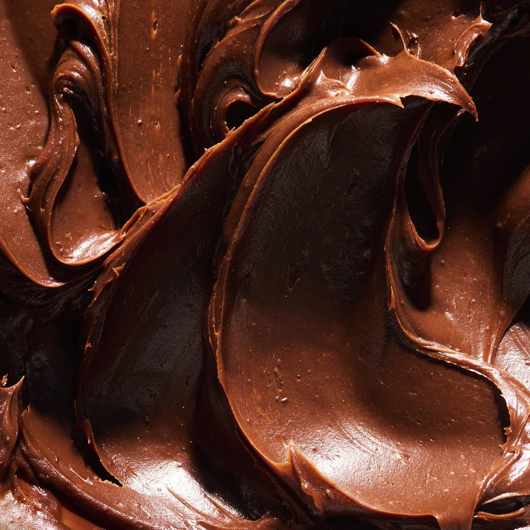 260501_GhiradelliCookbook_ChapterOpener_ChocolateFrosting_12217.jpg