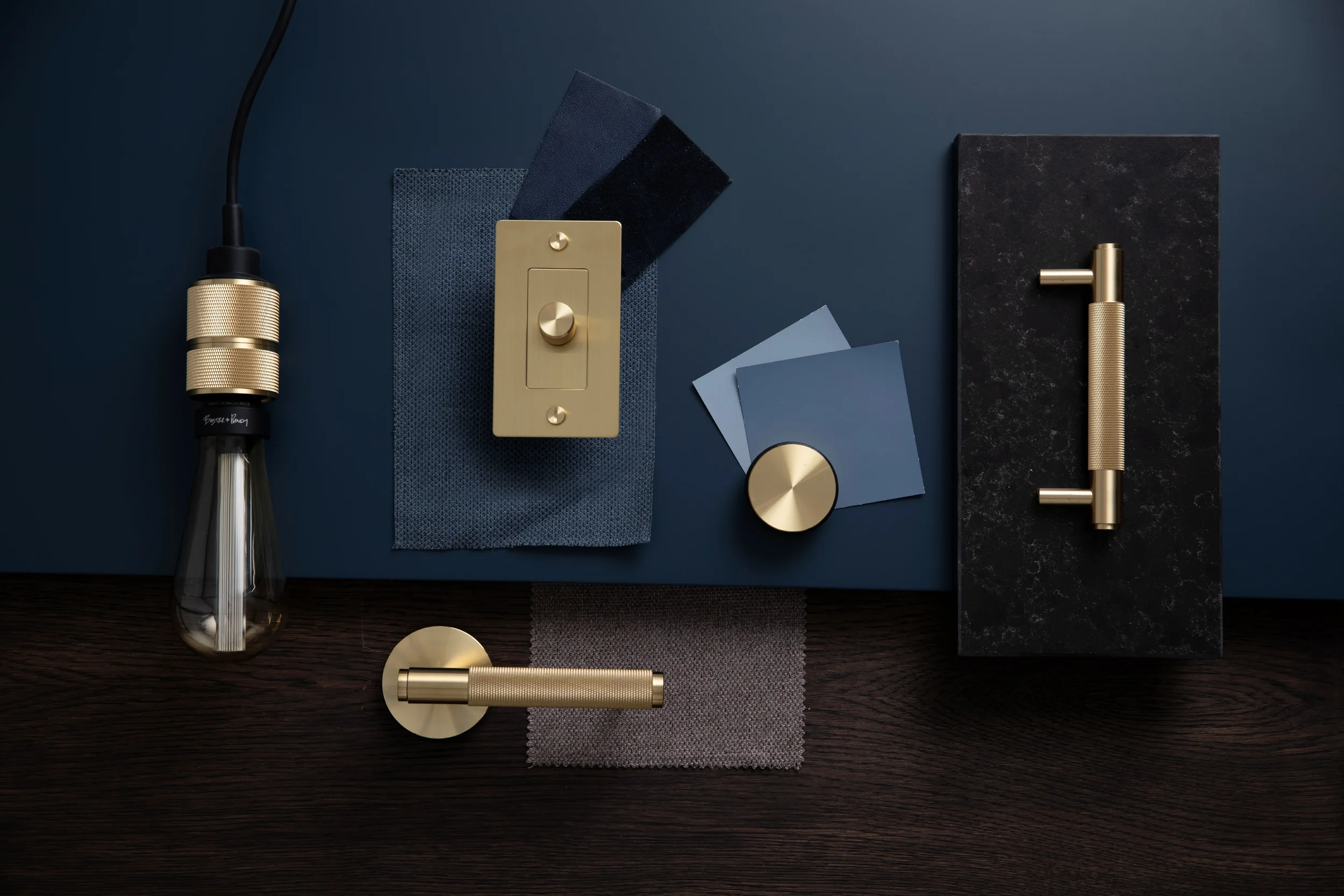 Material-finish-looks-brass-US-l.jpg.webp