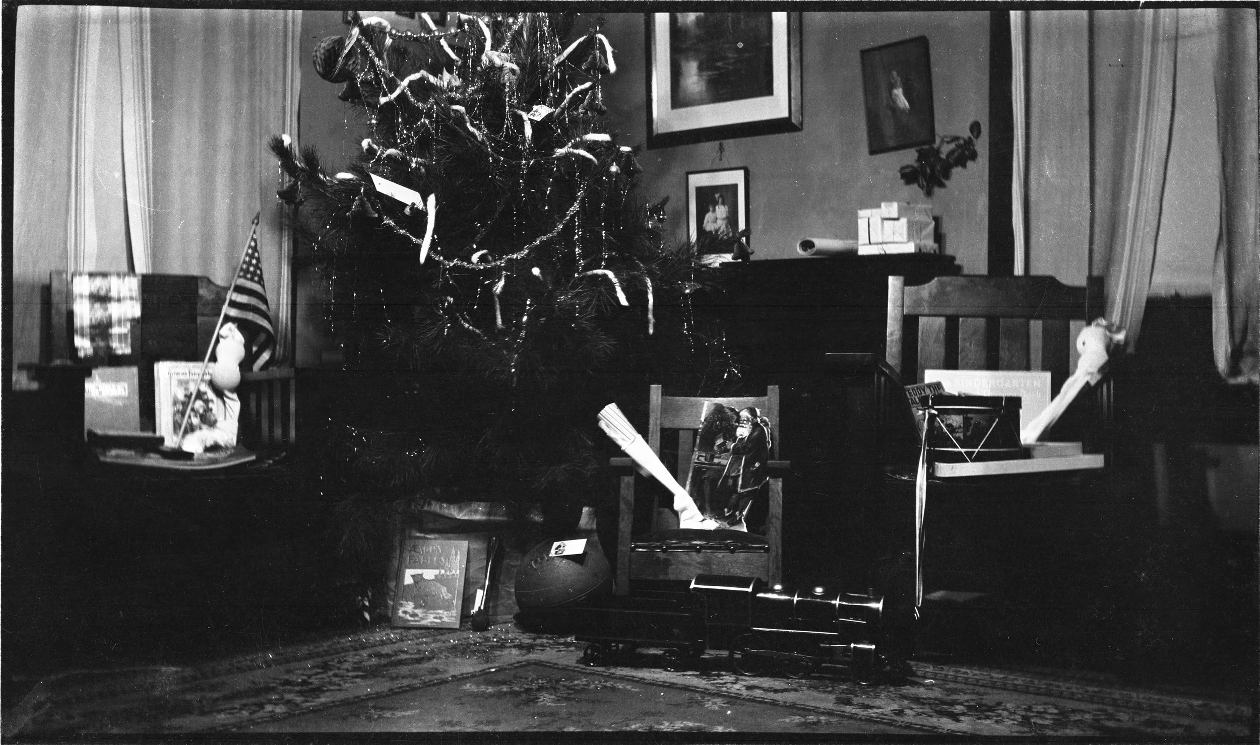 Welty House (Congress Street, Jackson) Christmas morning 1900s