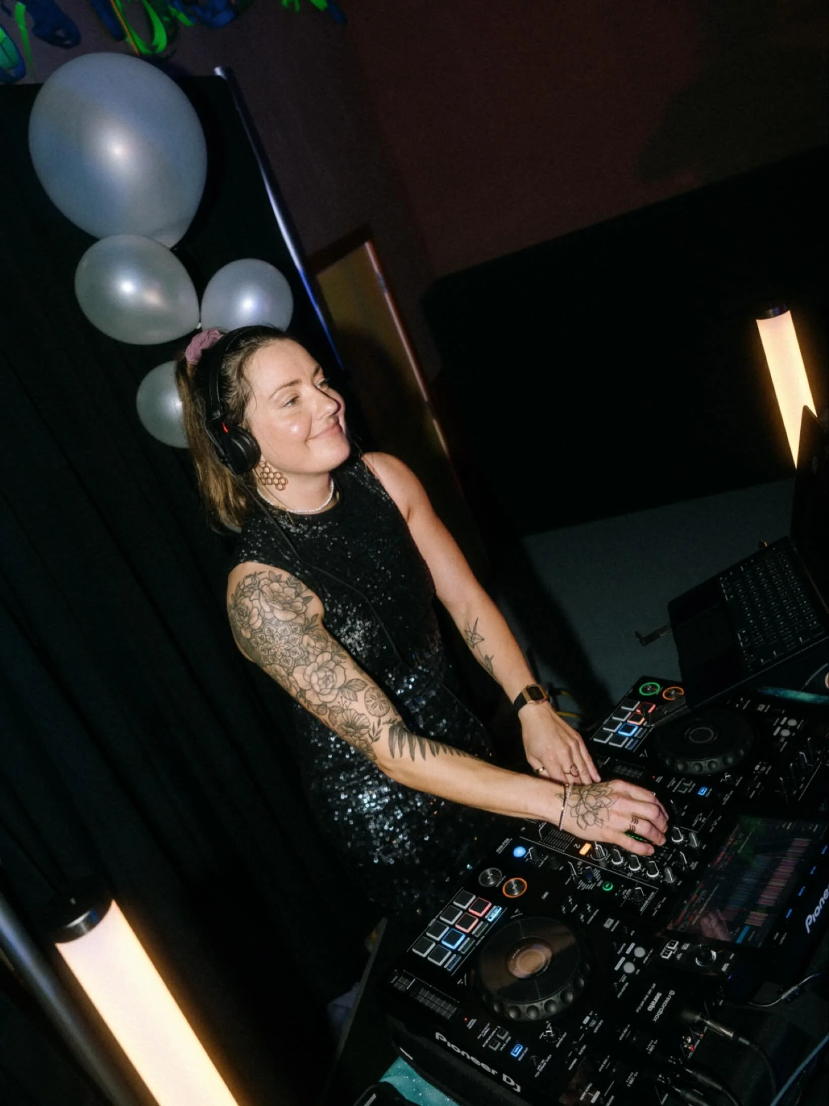 Me in my element, holding down the vibe 😎 

Thanks for the shot @thesaltedshutter 📷
@shorewoodcollective 
@tofino_oysterfest