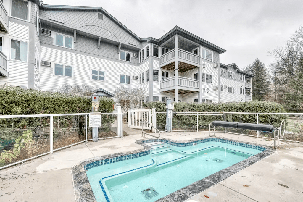 The hot tub is for Falcons guests only. It is open all year long