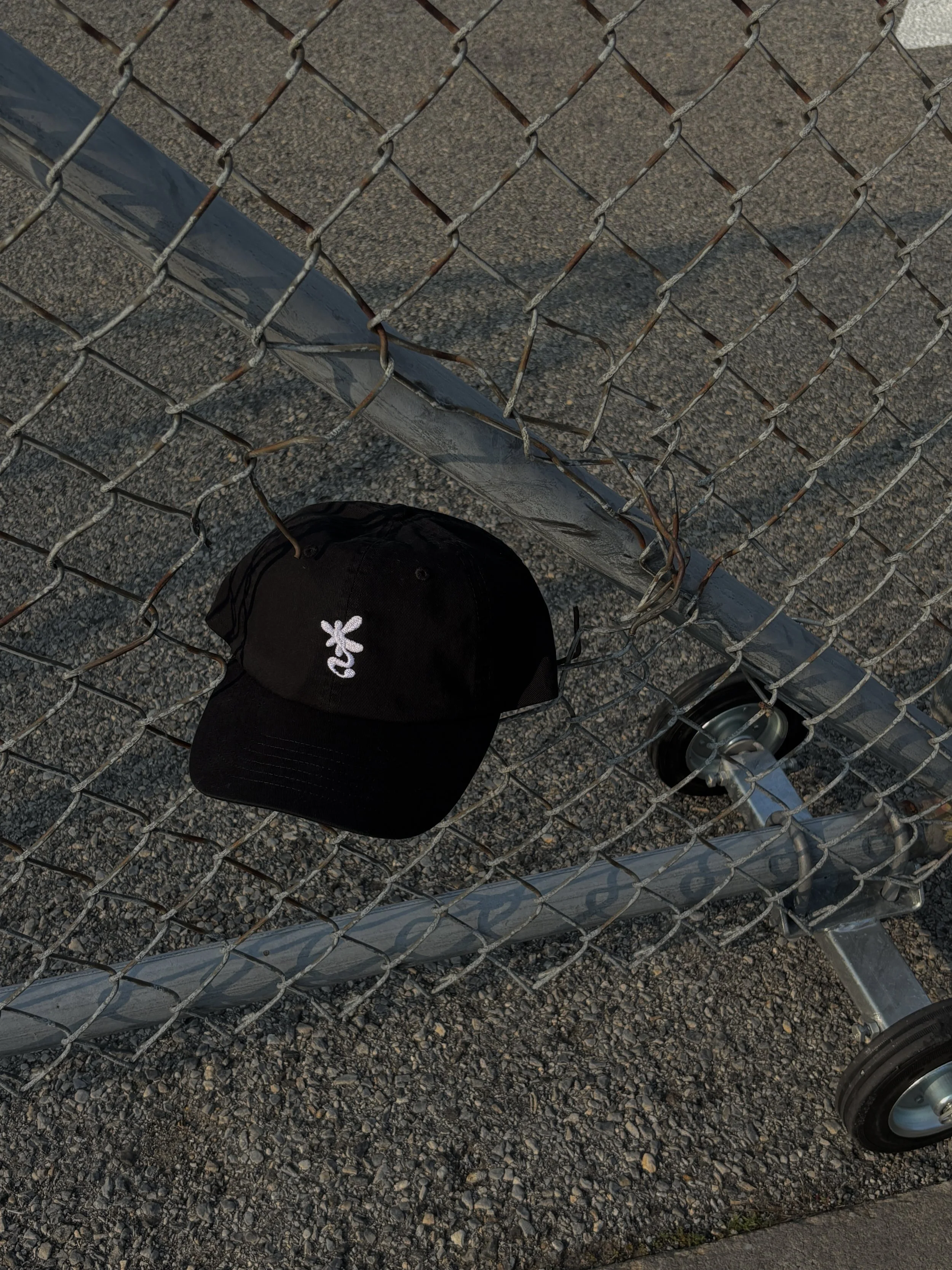 logo hat