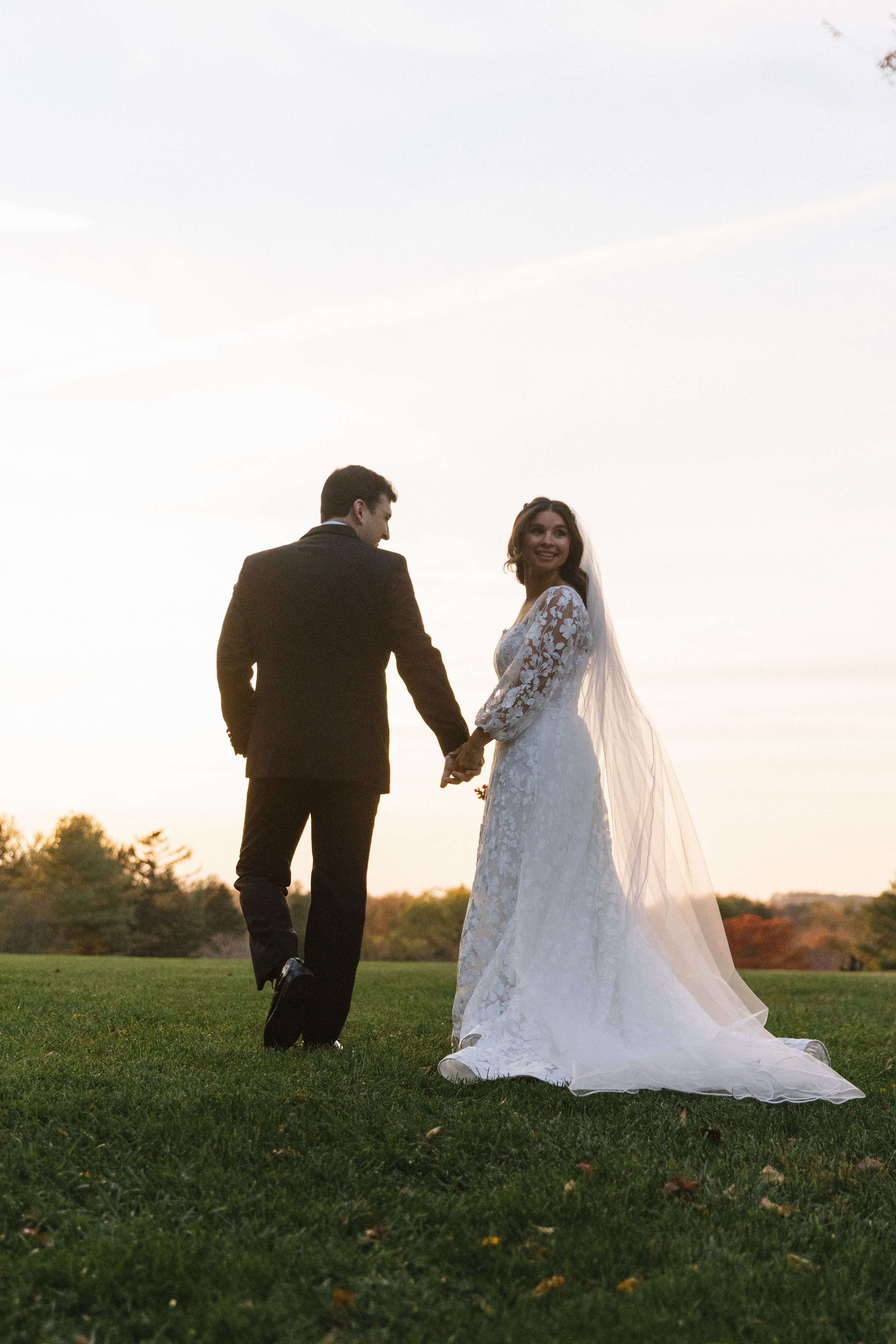 delaware-wedding-couple-portrait-golden-hour.jpg