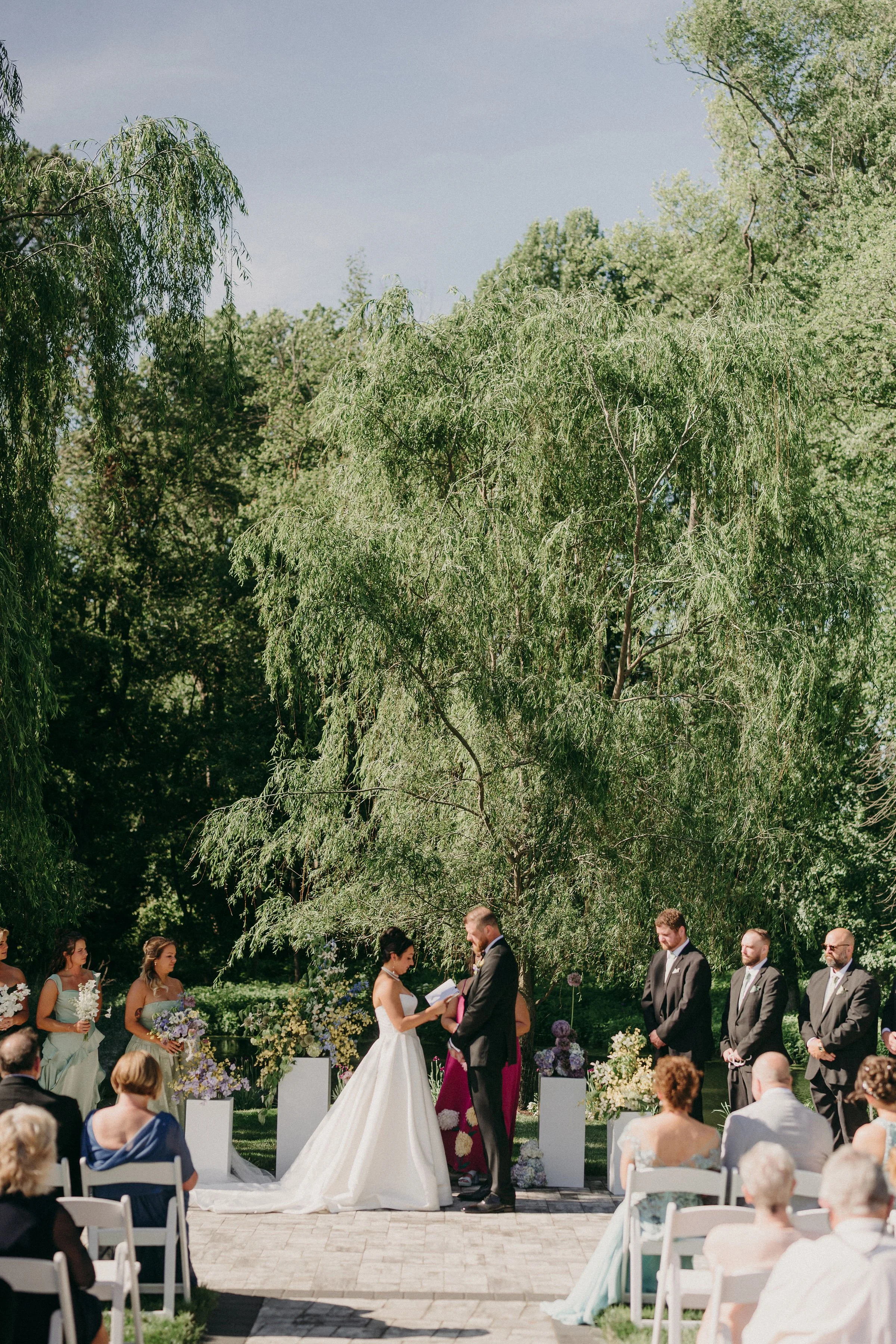 delaware-wedding-willow-trees-flowers.jpg
