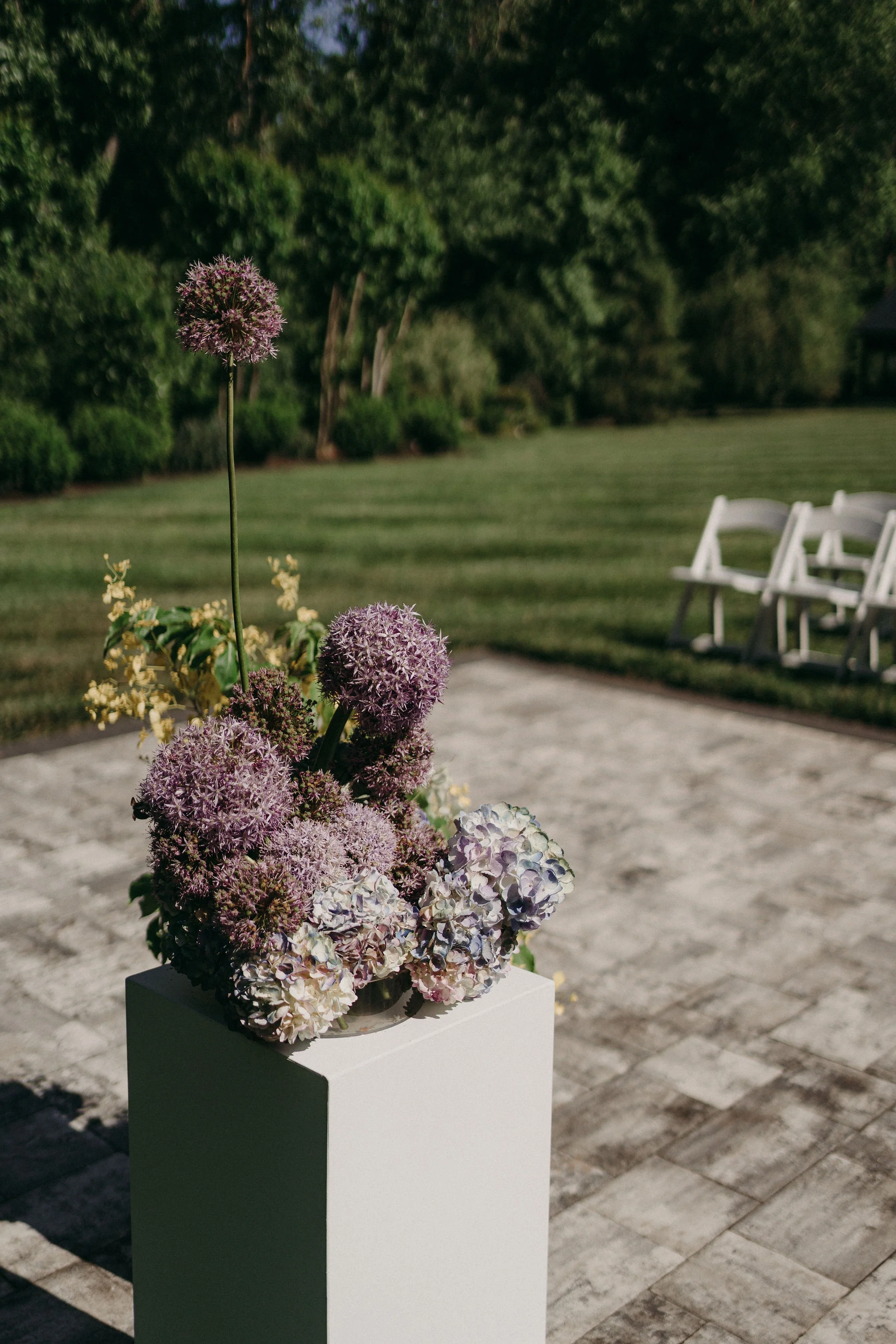 delaware-wedding-flowers-ceremony-modern.jpg